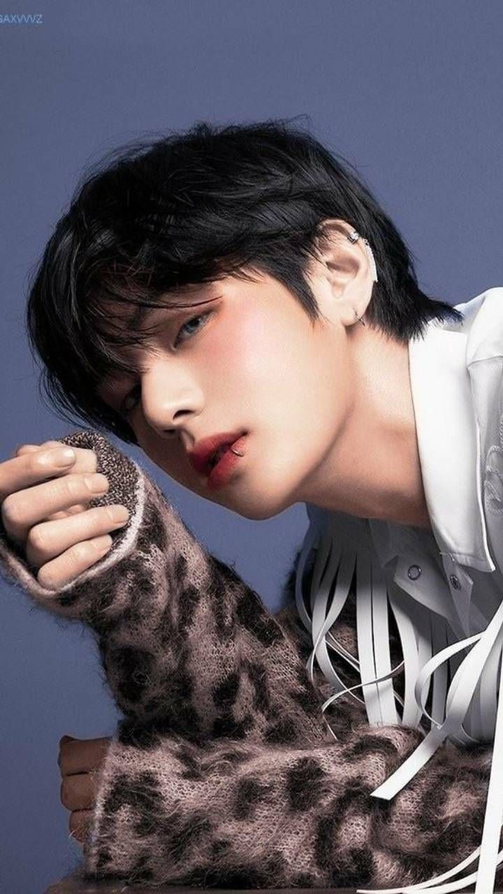 720x1280 V From BTS Wallpaper