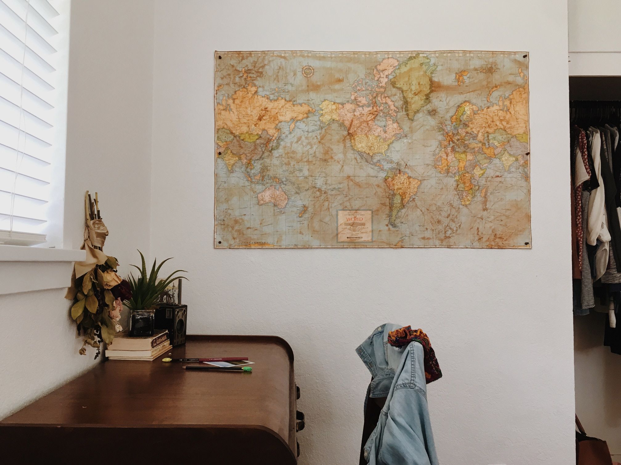 2015x1511 Ways To decorate Your Student Room. Blog. Get Inspired at Europosters.eu