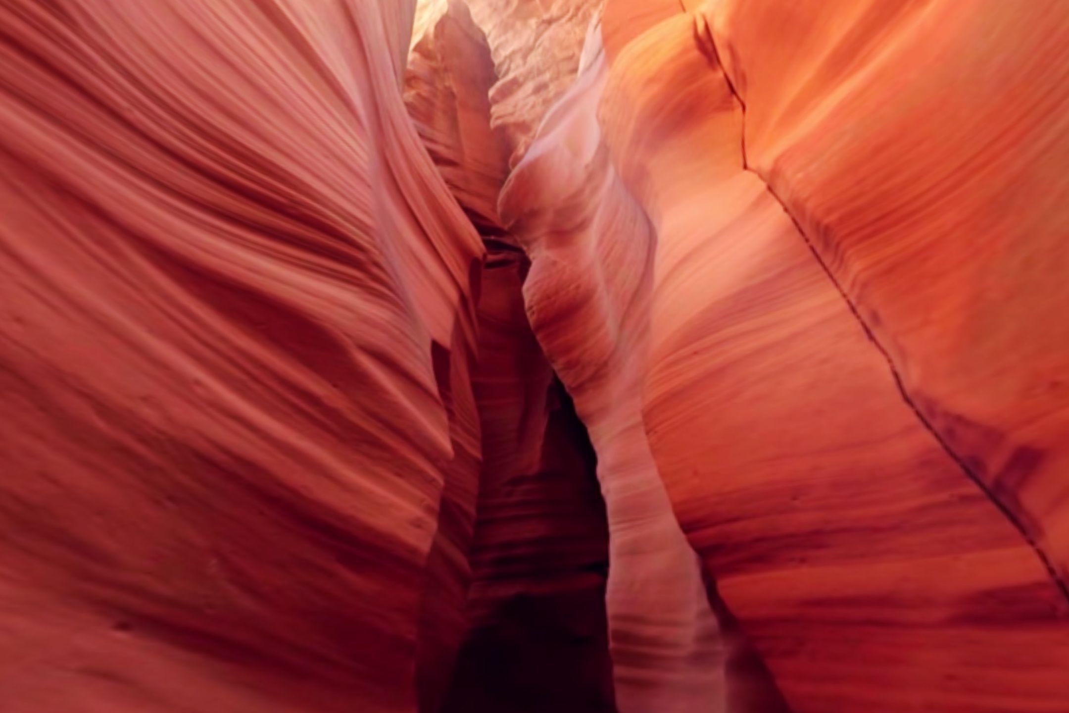 2160x1440 Drop Into an Enchanting Desert Canyon (But Do Mind the Floods)