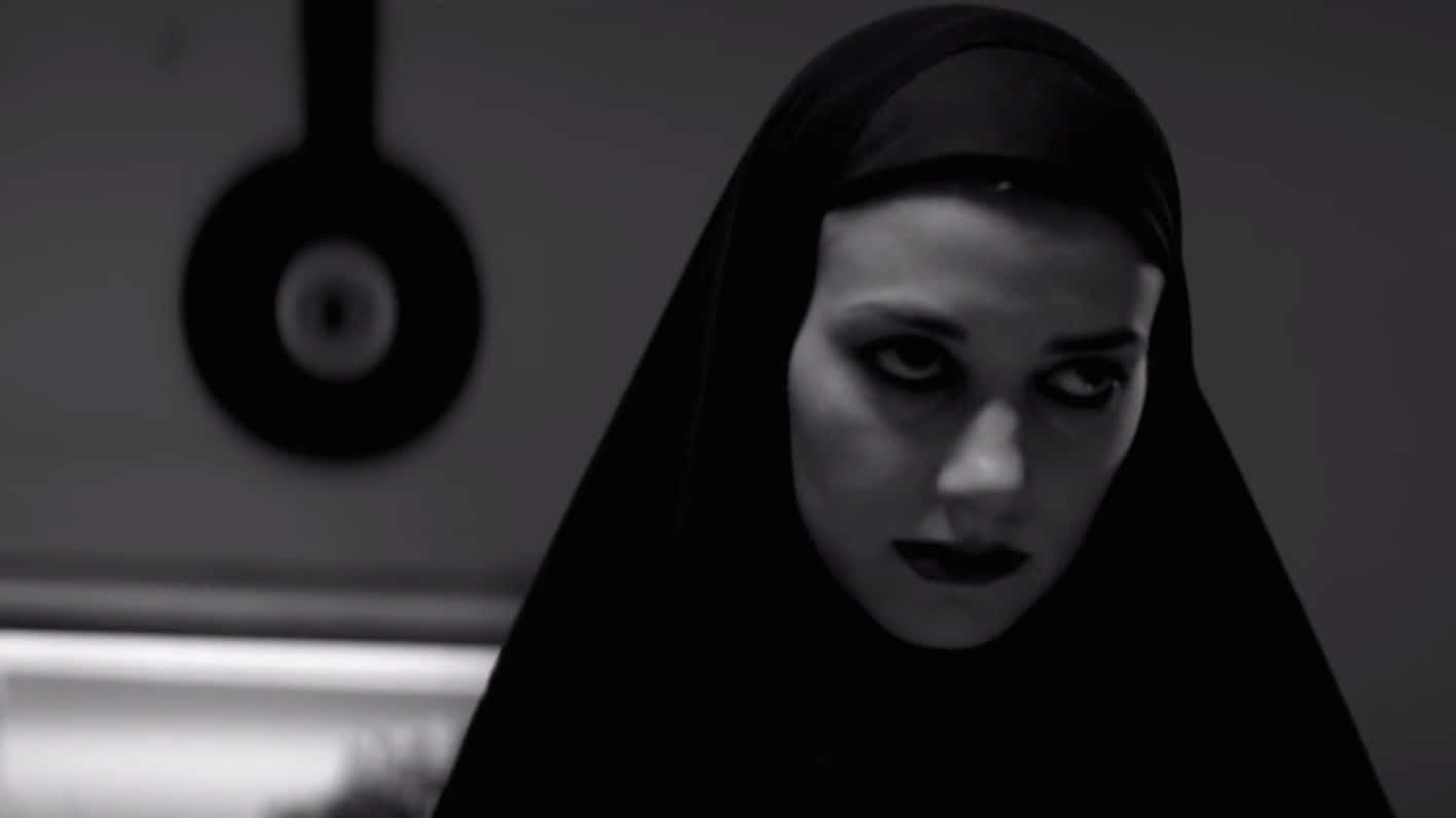 1416x796 Jump Scares in A Girl Walks Home Alone at Night (2014)'s The Jump?