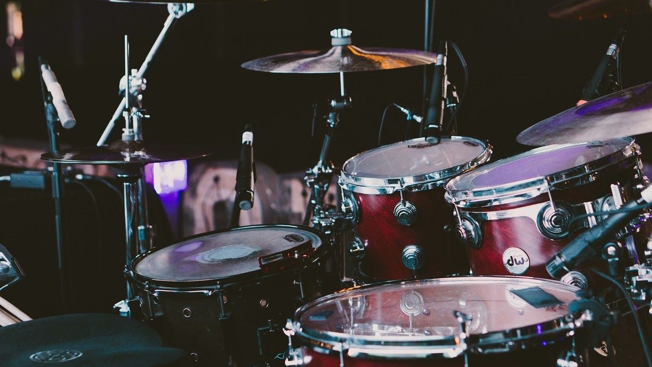 1280x720 mor ve ötesi (drums backing track)