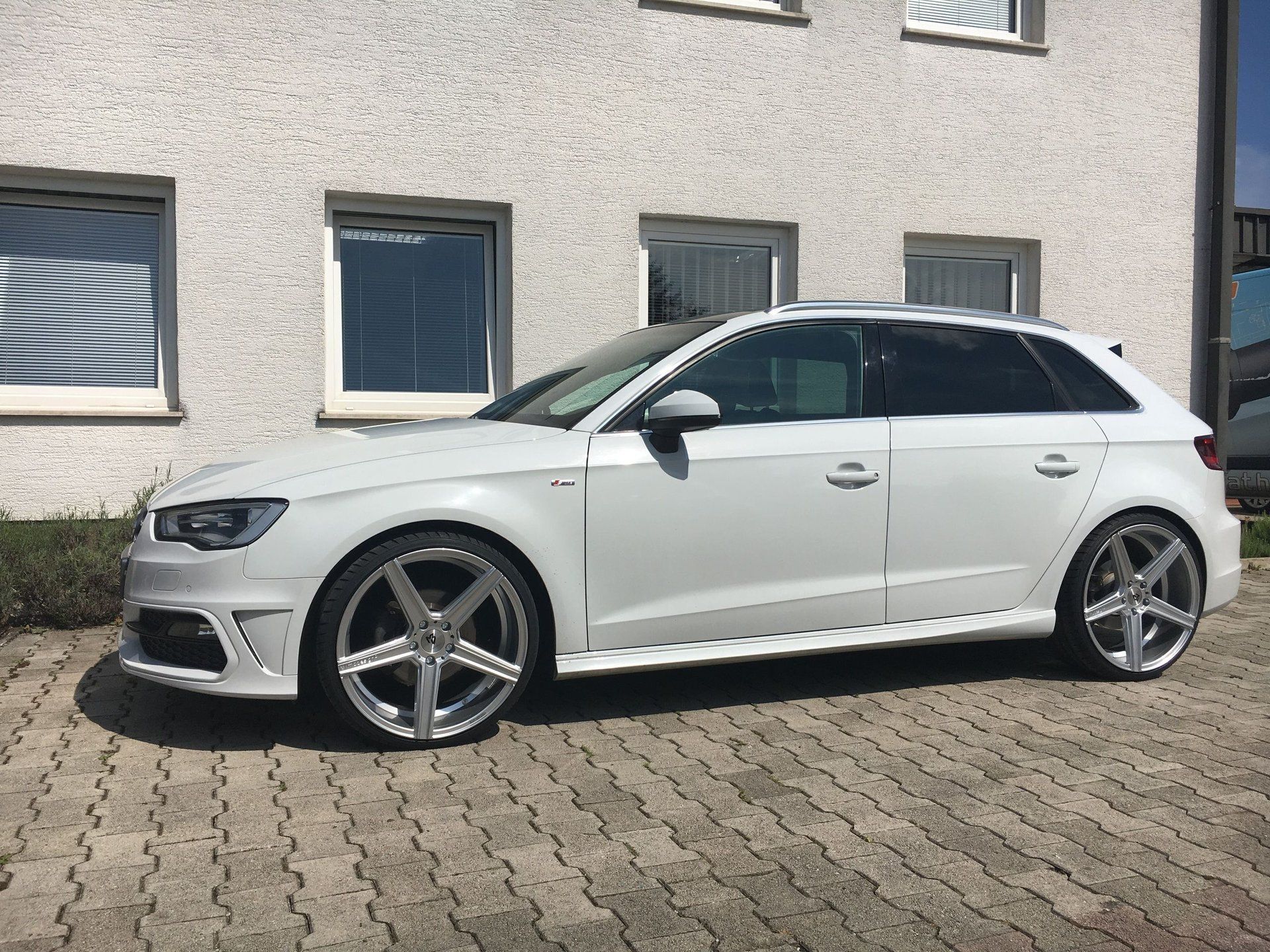 1920x1440 AUDI A3 8V KV1 silber glänzend