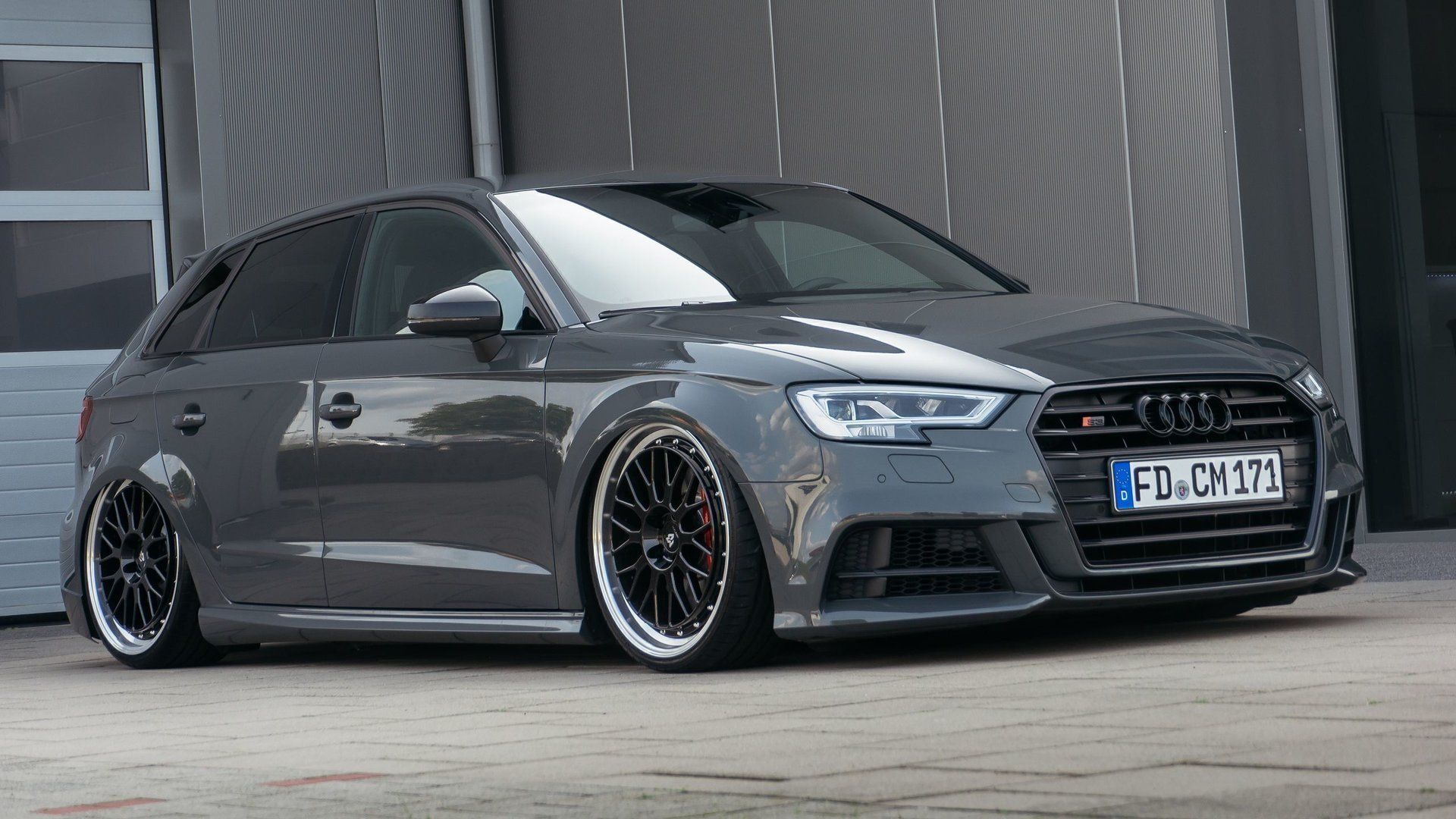1920x1080 AUDI S3 Sportback 8V 2.0 TFSI Quattro LV1 schwarz glänzend poliert