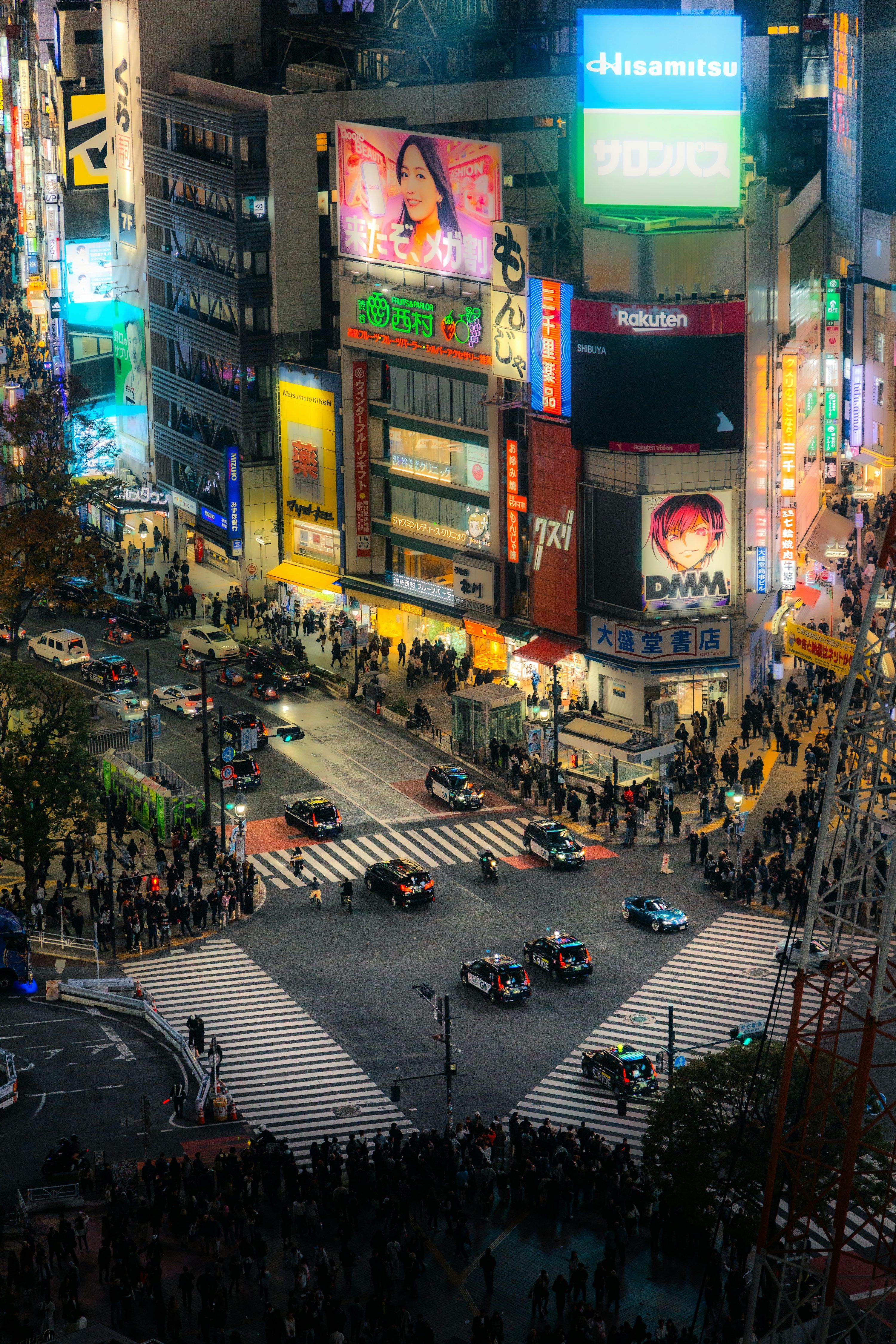 3000x4500 Busy shibuya crossing in tokyo at night. photo