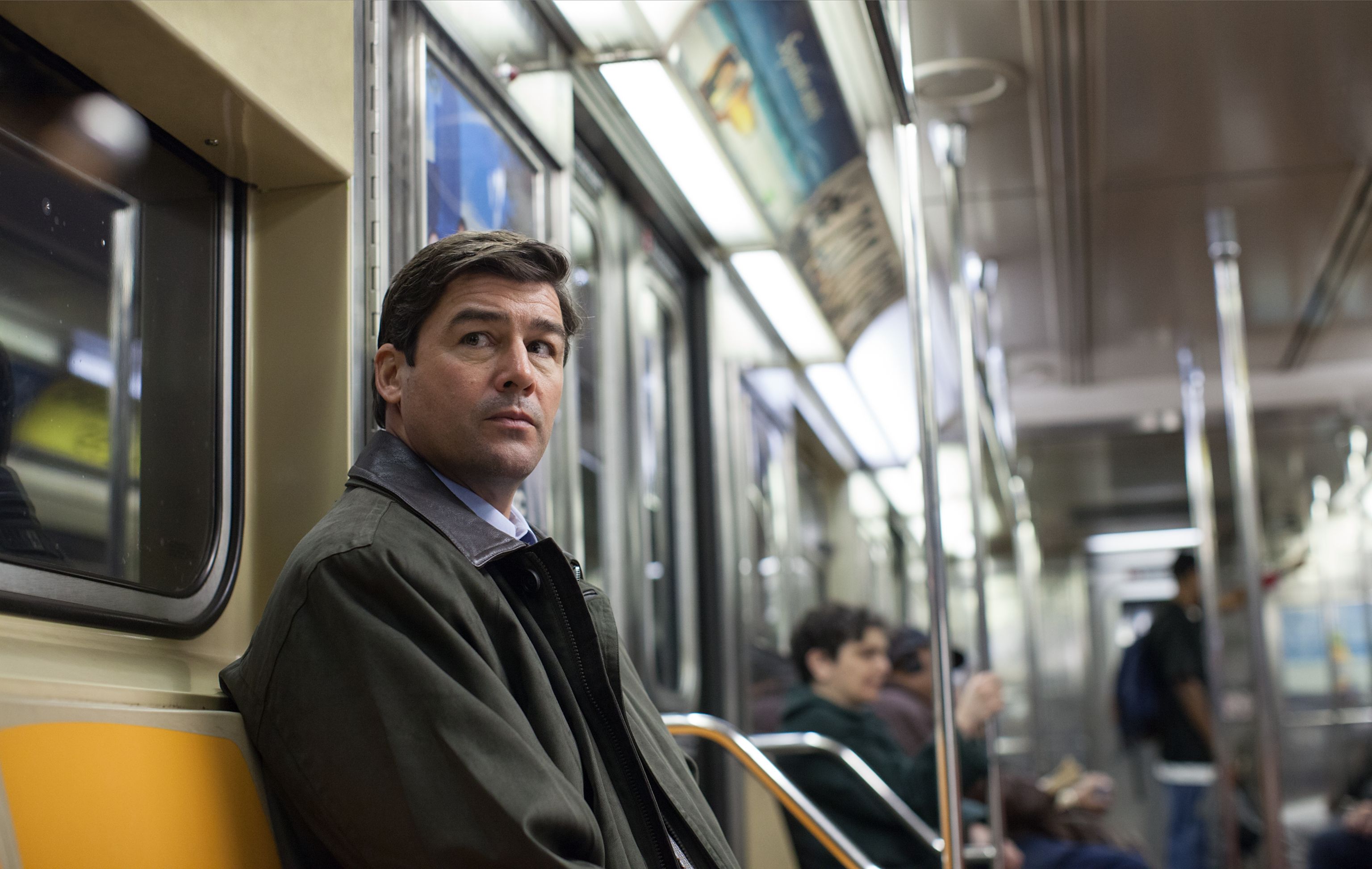3072x1945 Download Agent Patrick Denham Kyle Chandler Movie The Wolf Of Wall Street HD Wallpaperx1945