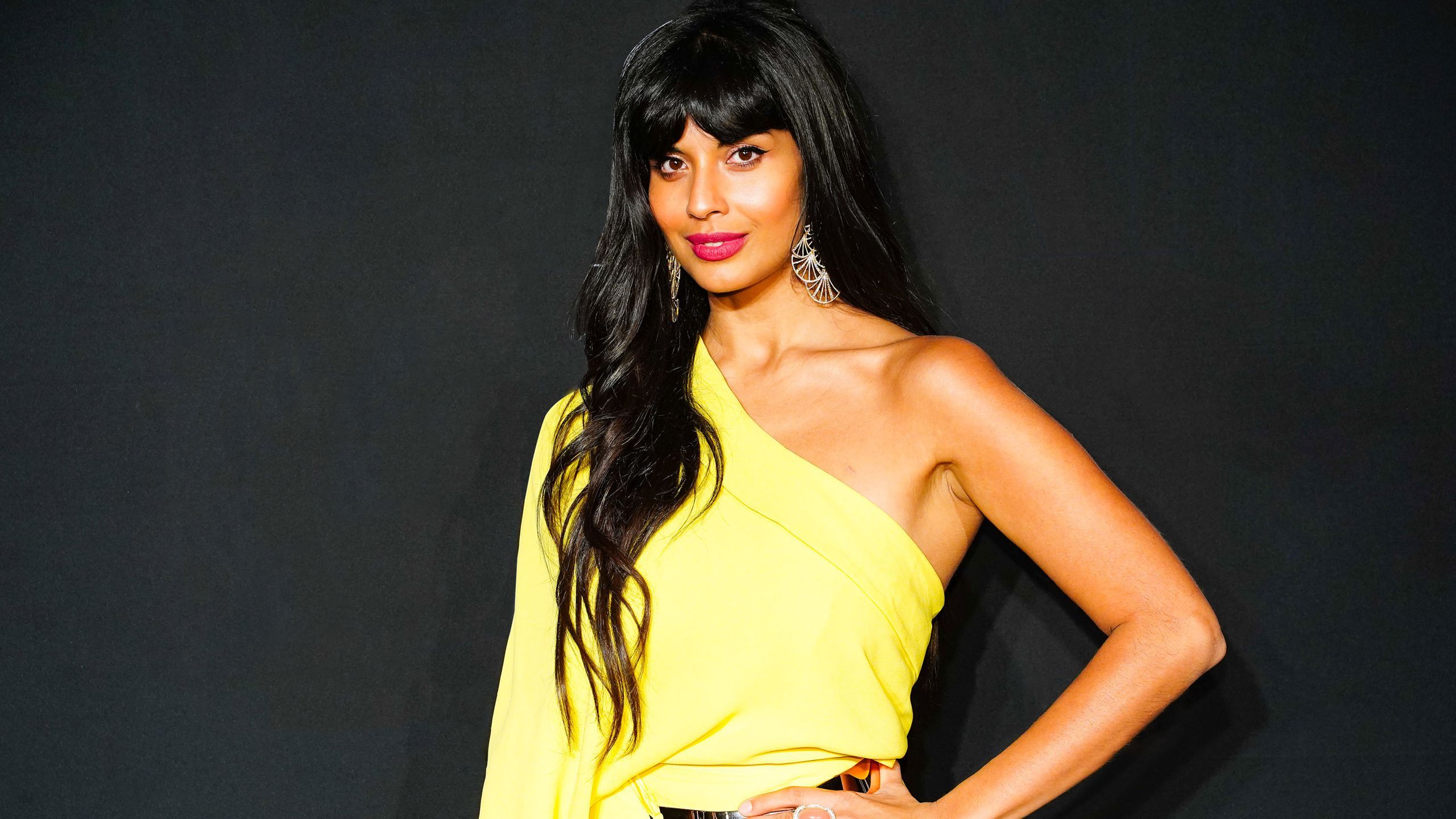 2560x1440 Jameela Jamil Advocates for Fat People Despite Being a Thin Woman, and That's Okay