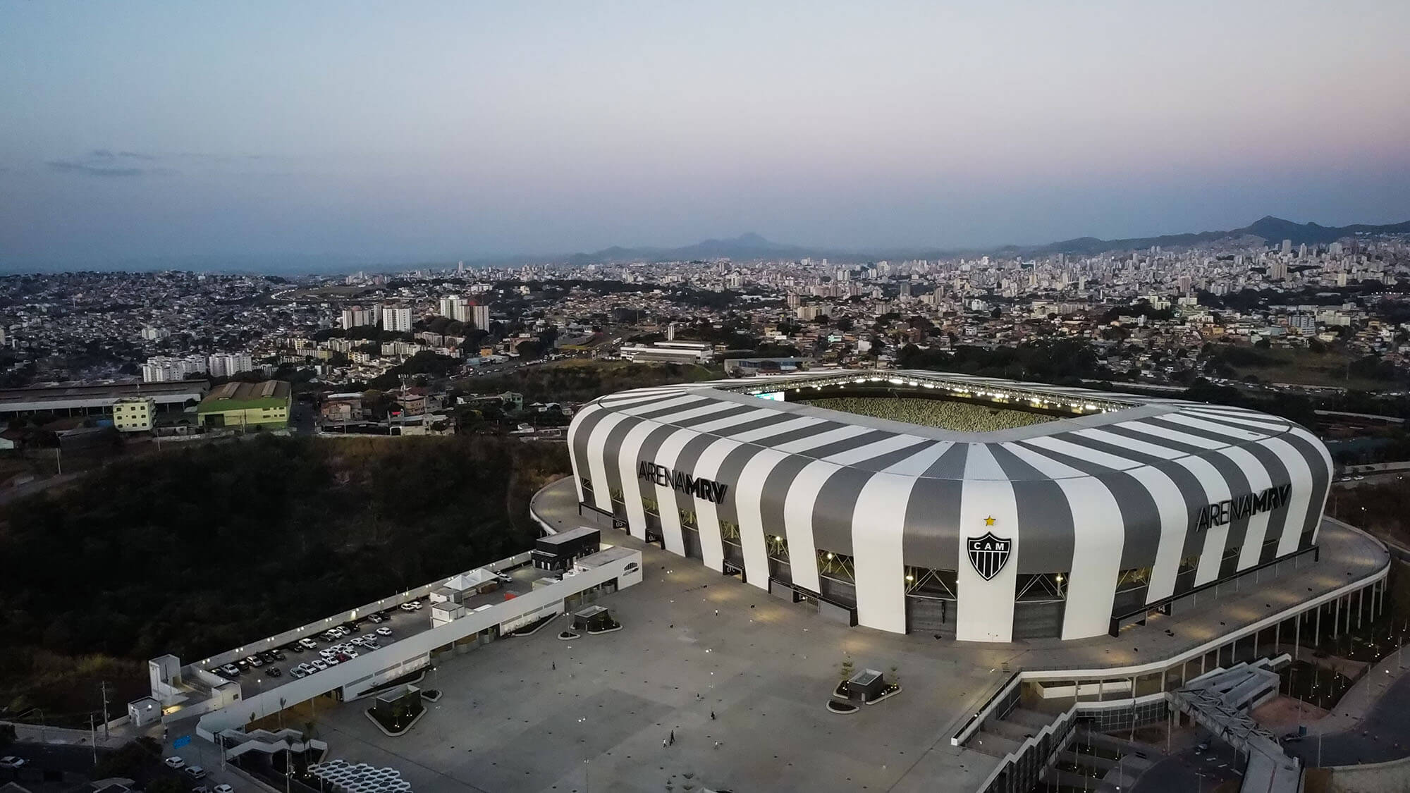 2000x1125 Farkasvölgyi Arquitetos Associados