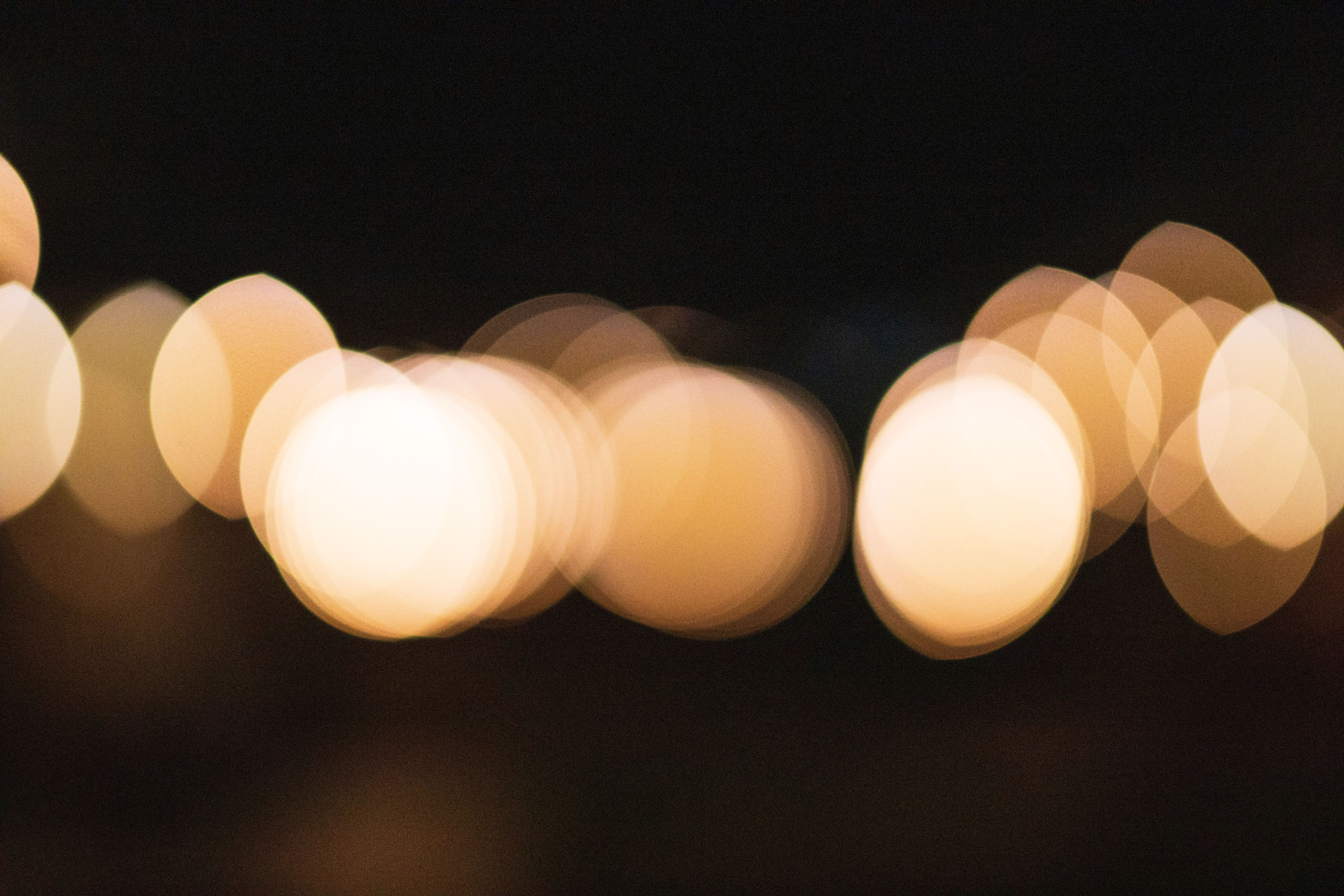 6720x4480 Abstract bokeh background of overlapped lights in evening · Free