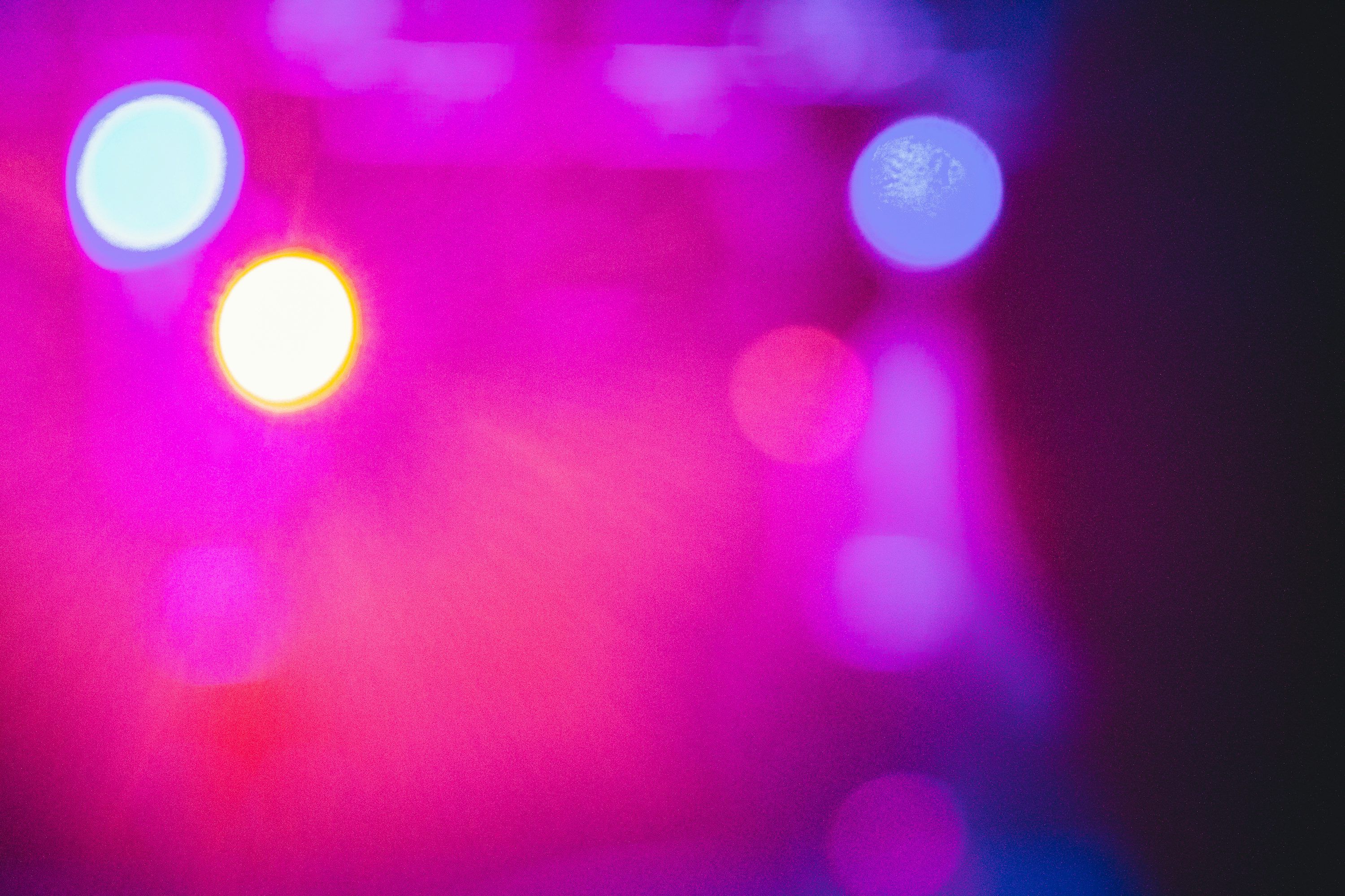 3000x2000 Purple and white bokeh lights photo