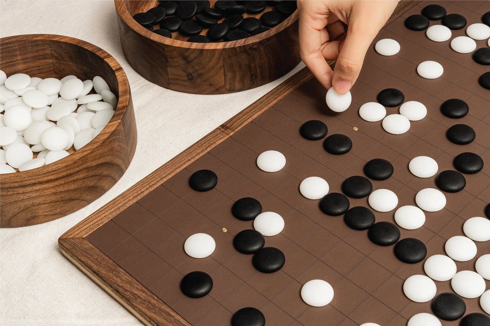 1588x1059 Wooden Go board and Go stones set with cover