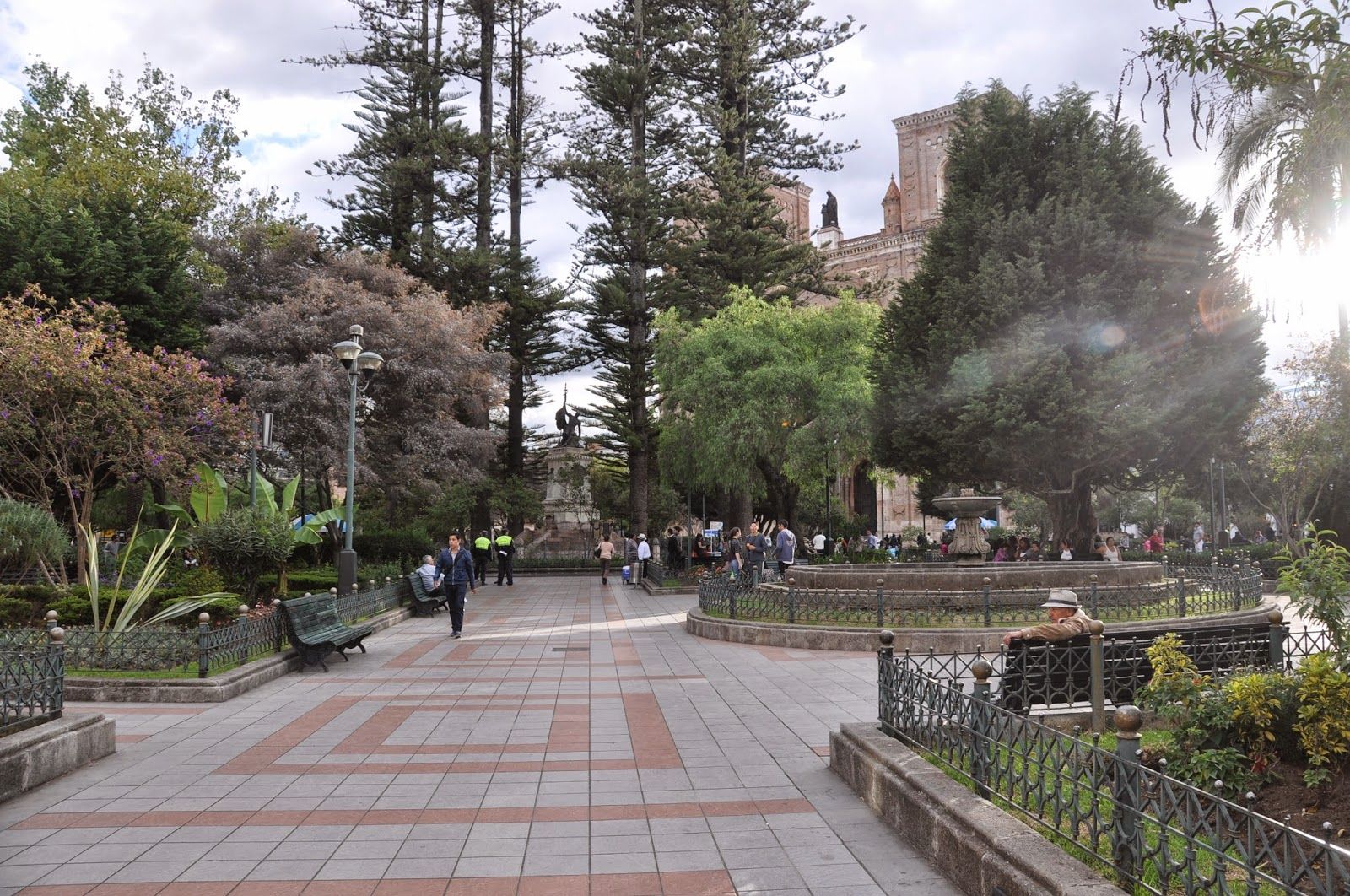 1600x1062 Cuenca Ecuador. Two Wandering Soles