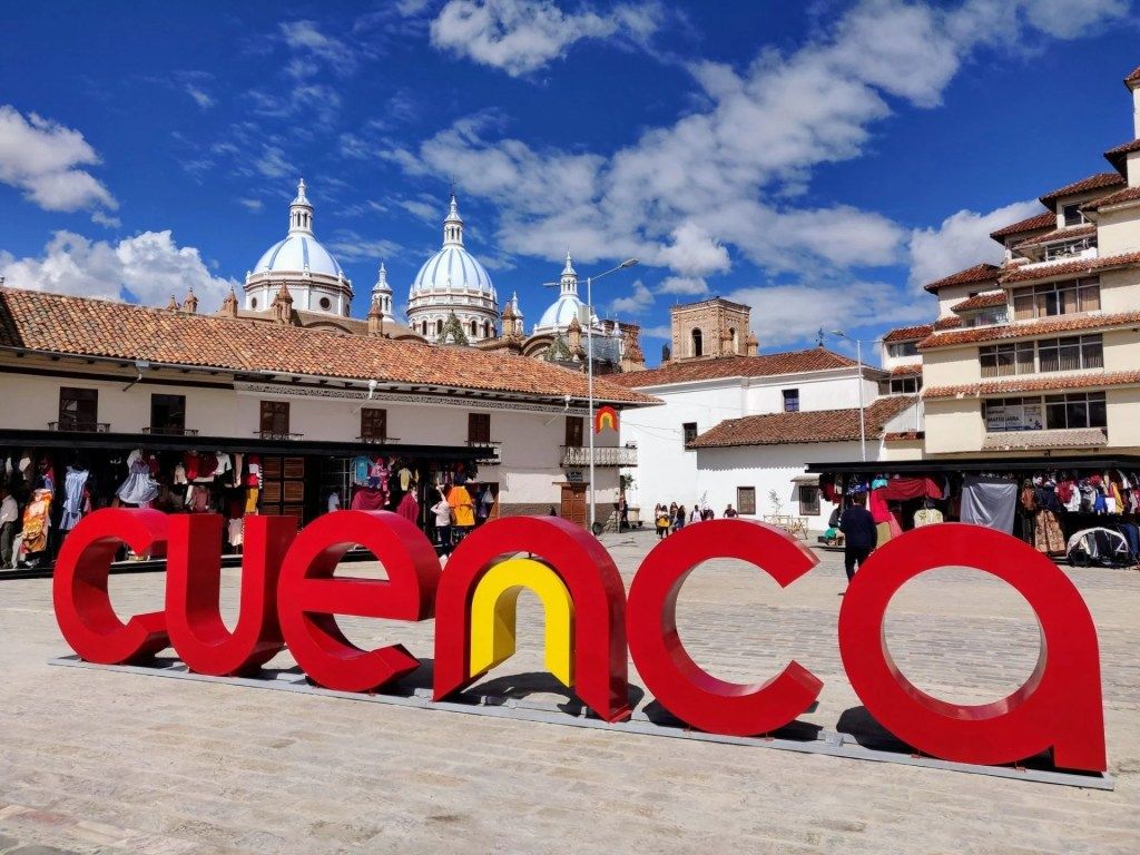 1024x768 Living in Cuenca, Ecuador Series