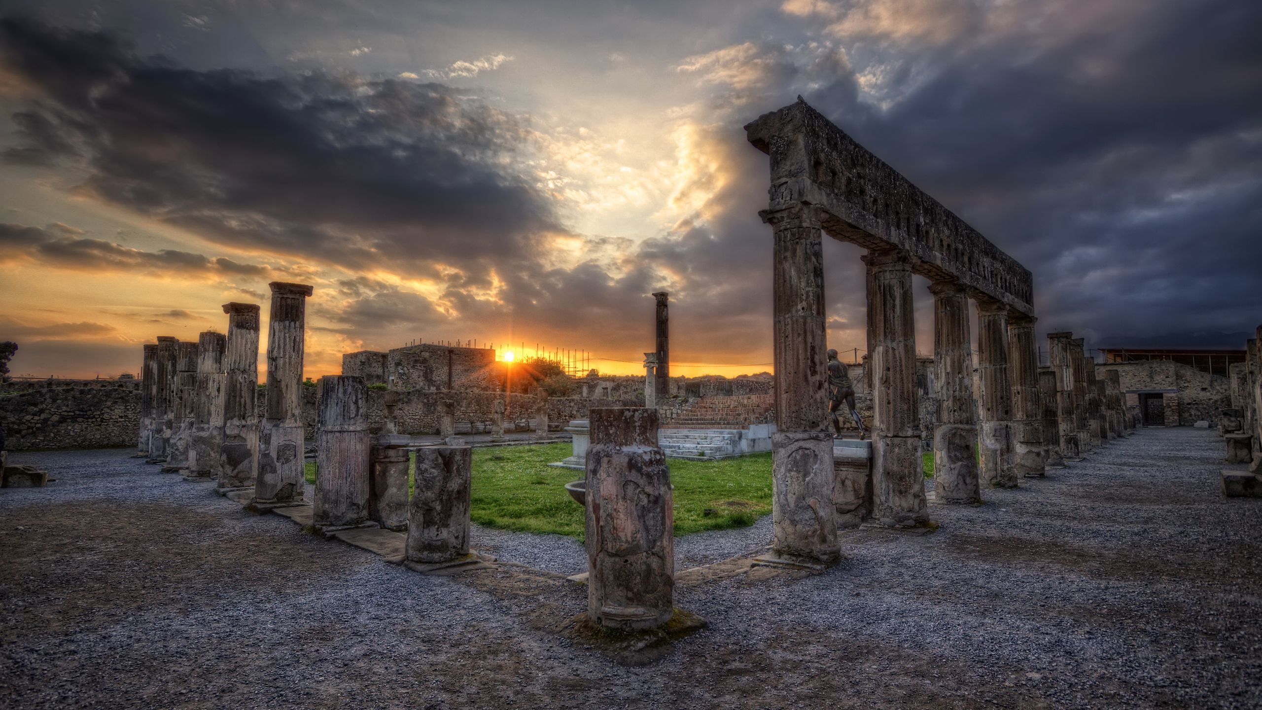 2560x1440 Italy to Spend €1 Billion Restoring Monuments and Ancient Sites. Condé Nast Traveler