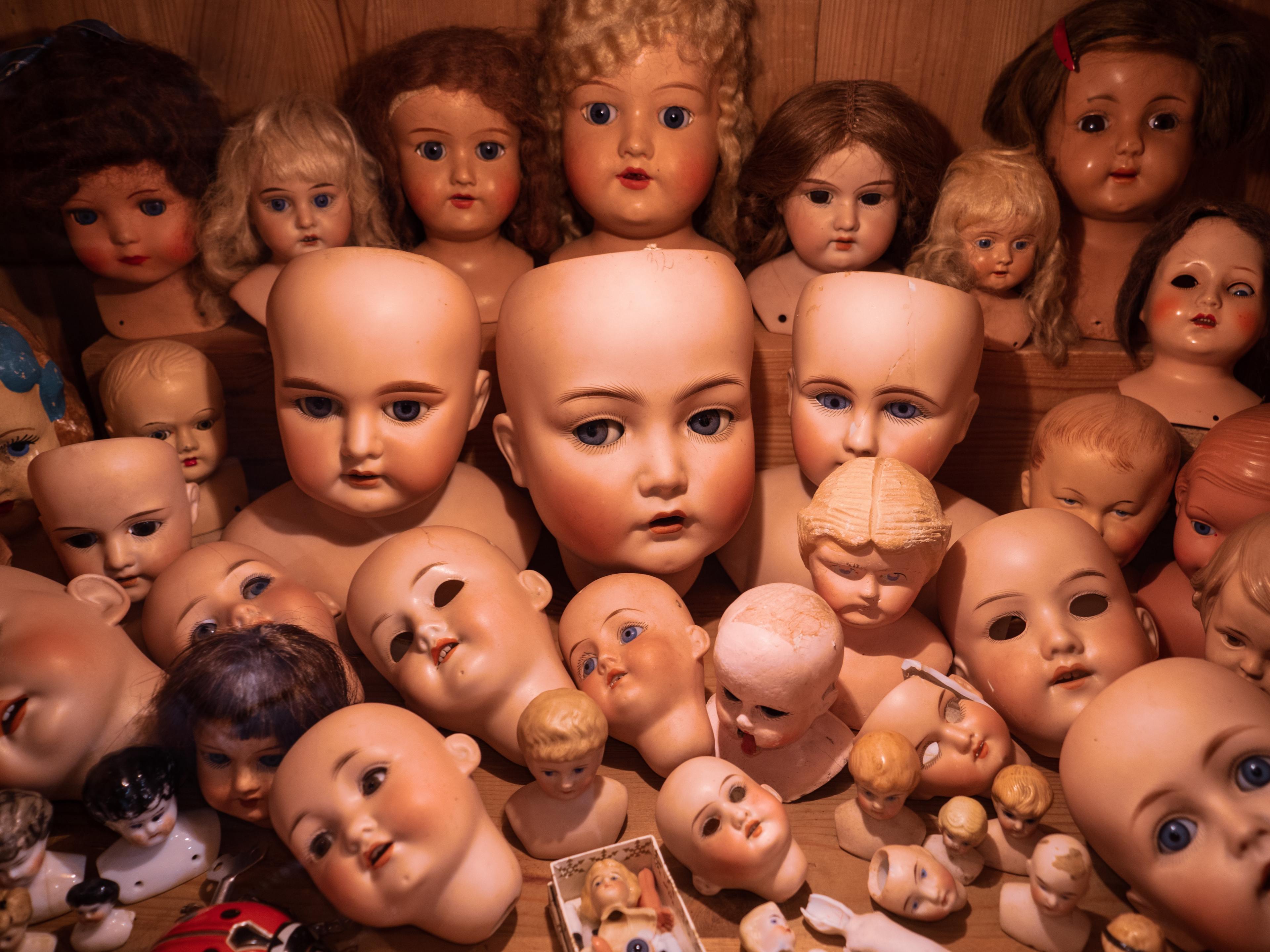 3839x2879 Haunted Dolls And Their Terrifying Backstories