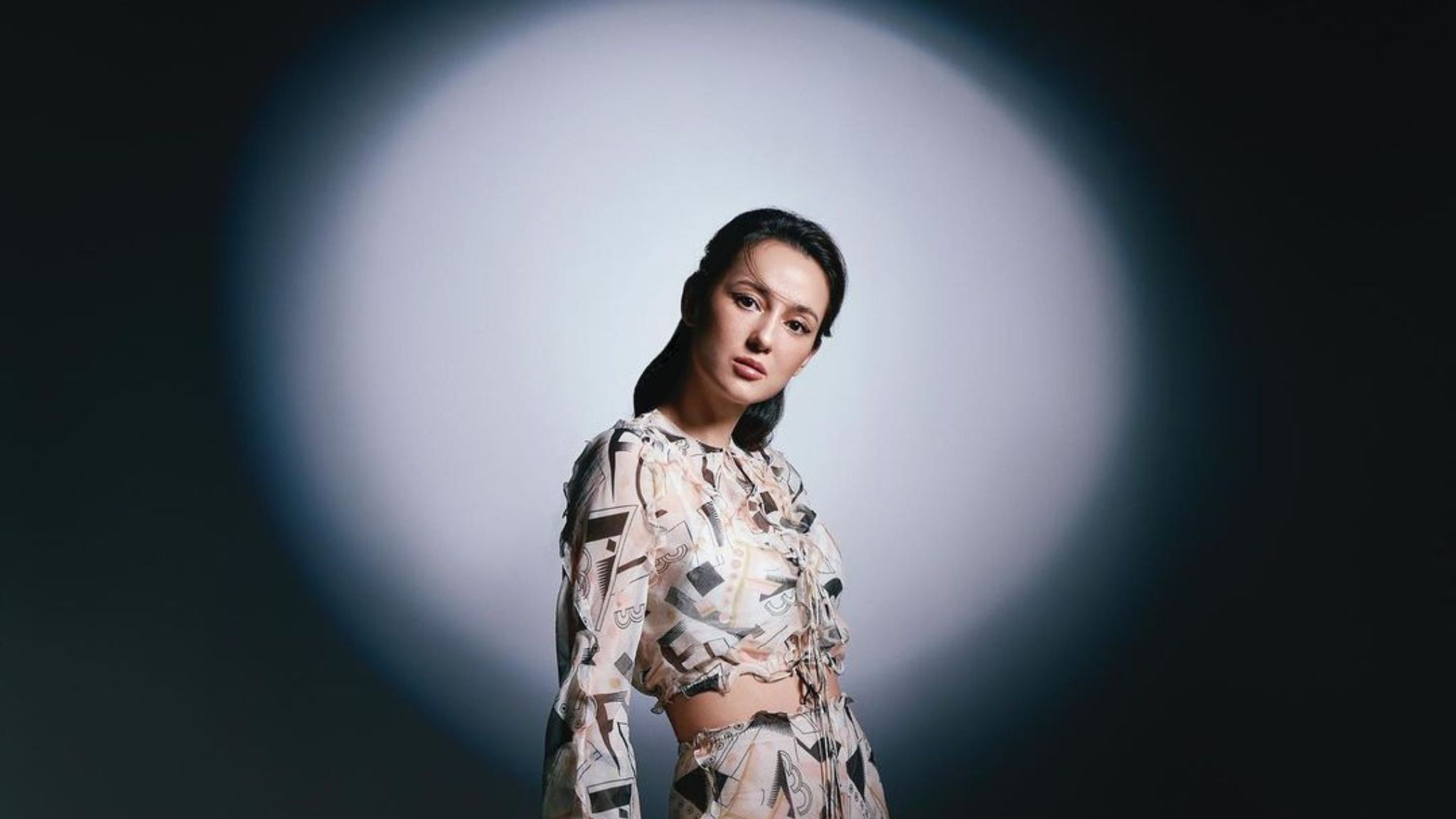 2048x1152 FENDI FALL WINTER 2022 AS SEEN ON JULIE ESTELLE