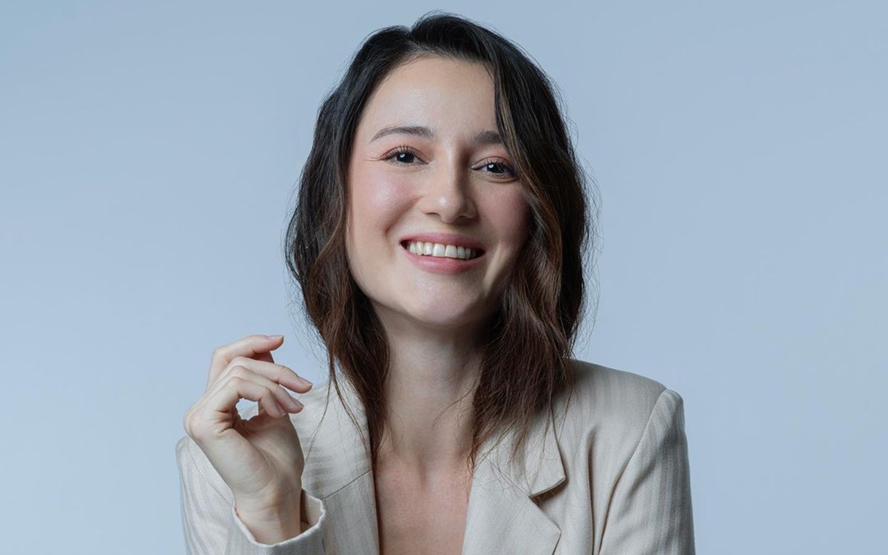 1280x800 Dandan Ala Cewek Kue, Baby Bump Julie Estelle Makin Kelihatan Bikin Gemas