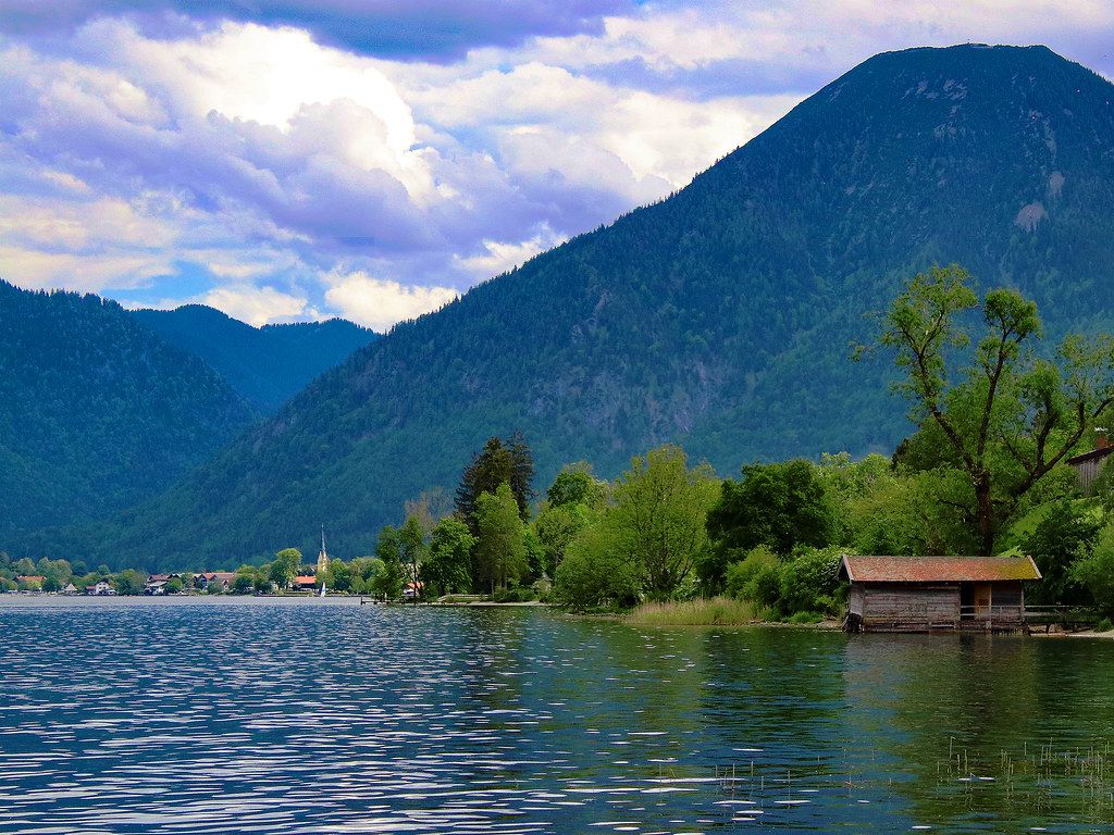 1024x768 Shelter for one boat. The Tegernsee in English: Lake Tege