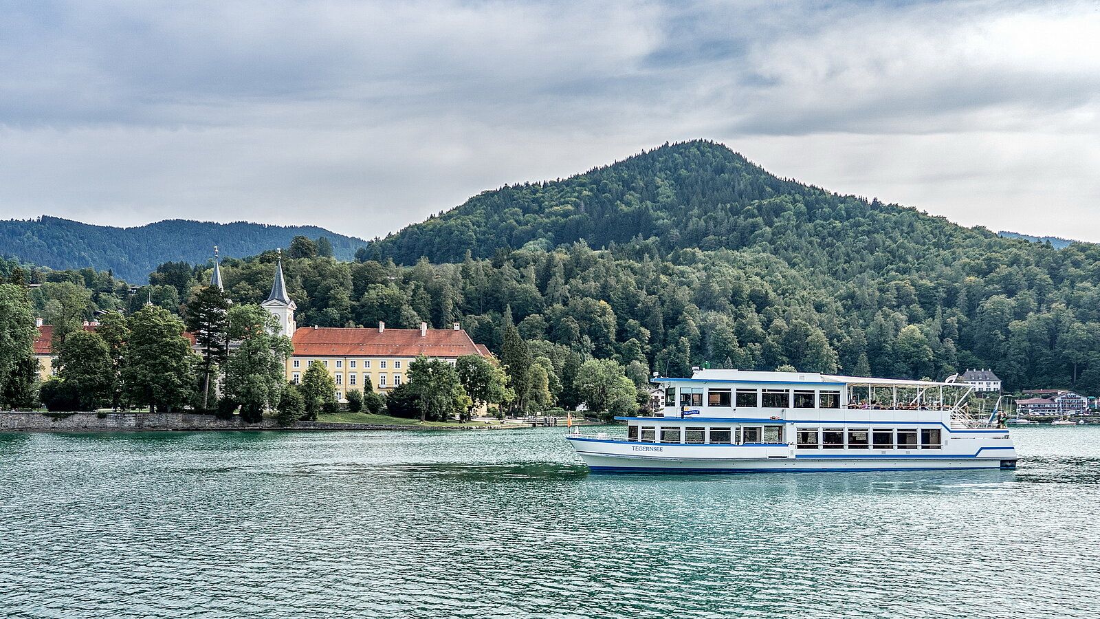 1600x900 Boat trips at lake Tegernsee with timetable information