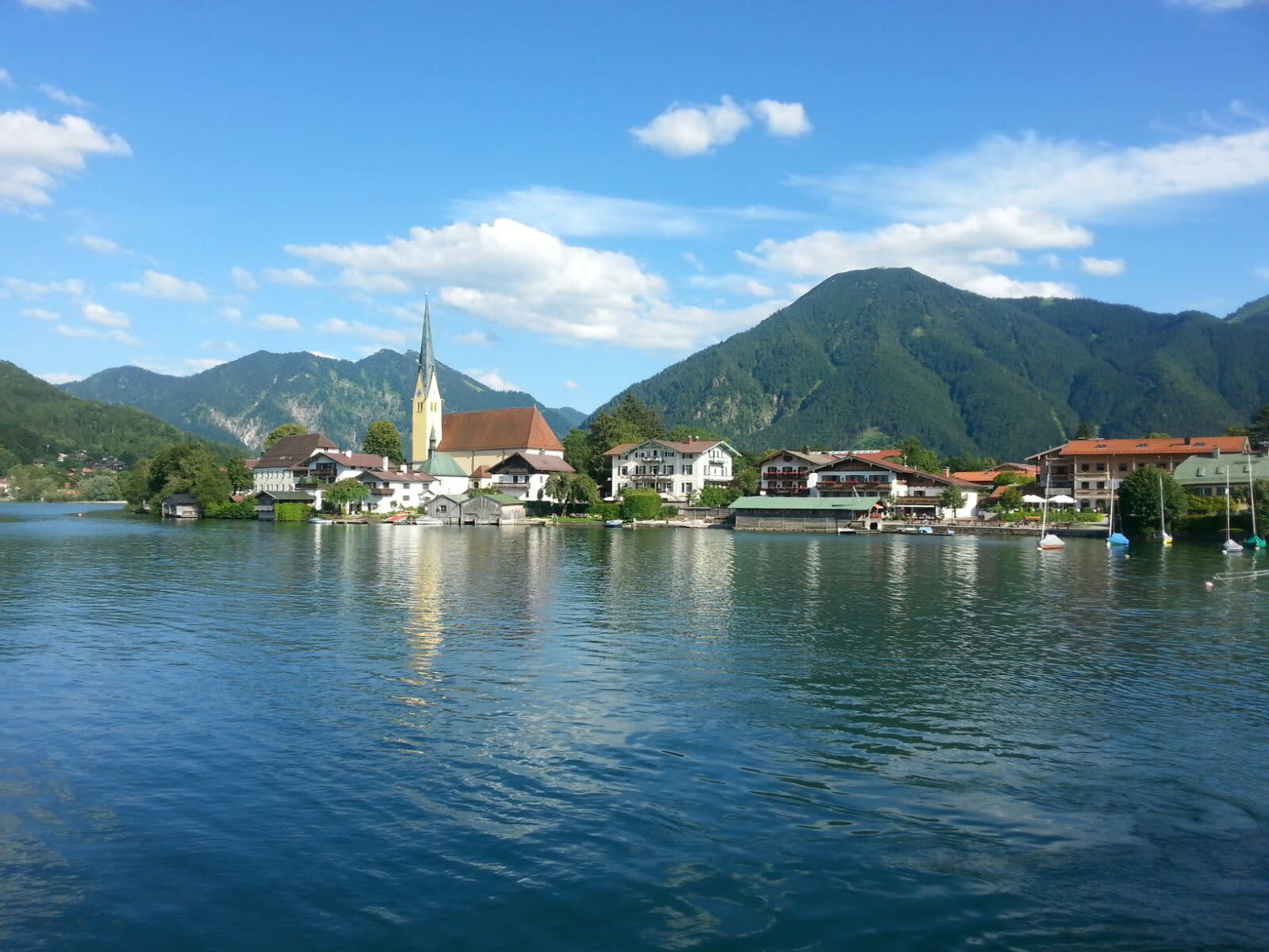 1600x1200 Walking Bavaria's Lakes and Mountains