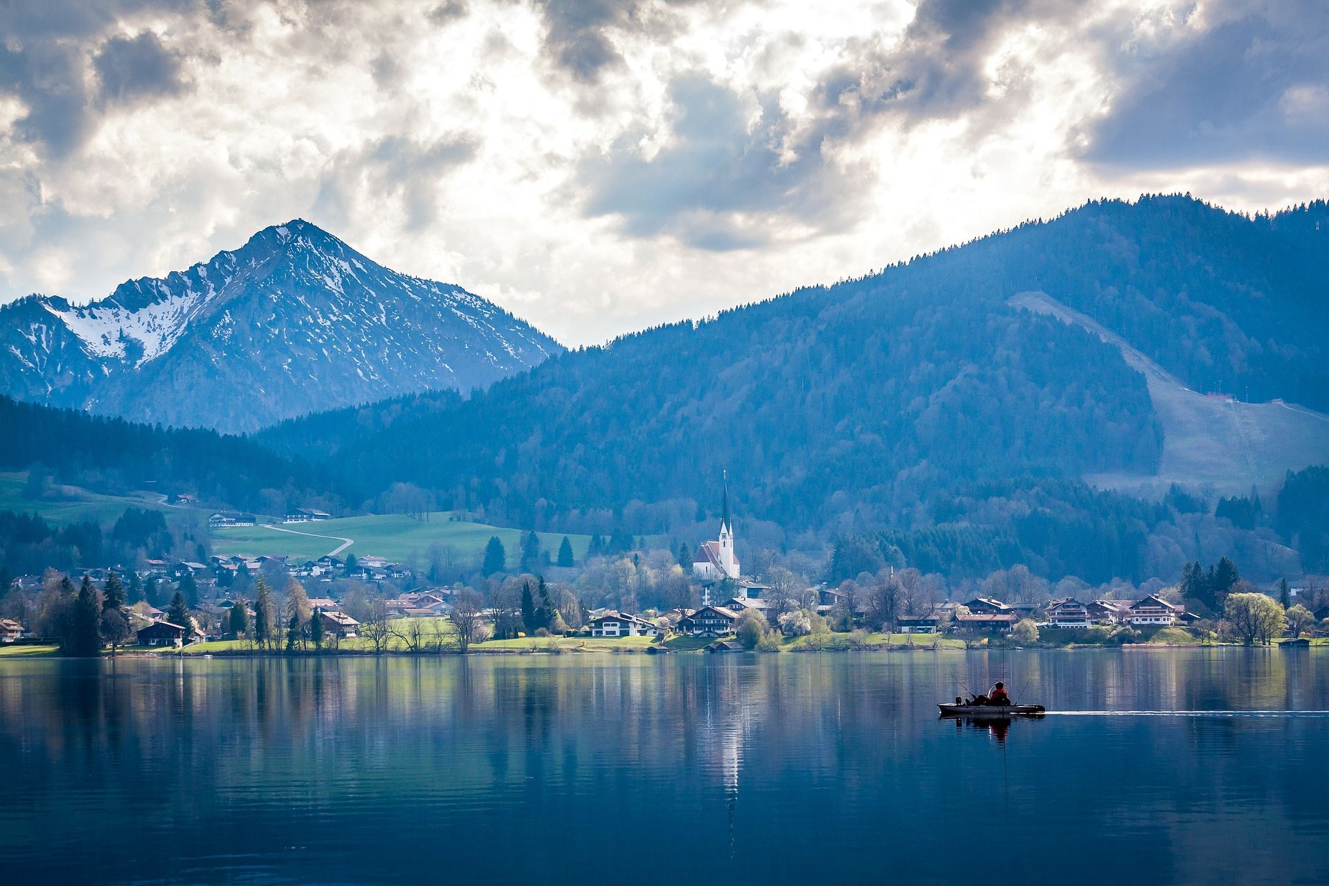 1920x1280 Travel by train: 3 easily accessible hiking tours in Bavaria