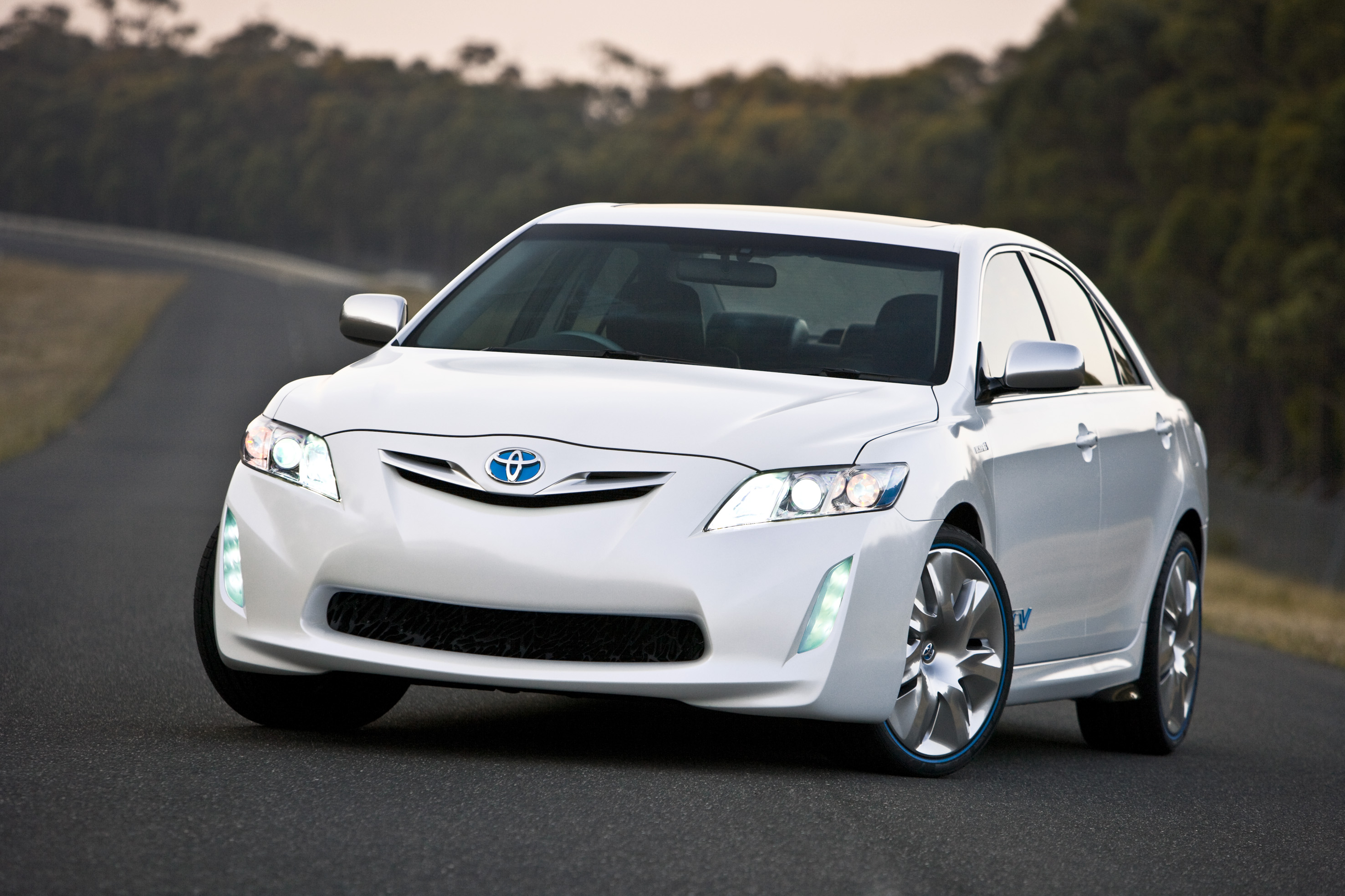 2953x1968 Toyota Hybrid Camry Concept Vehicle (2009) 8 of 13