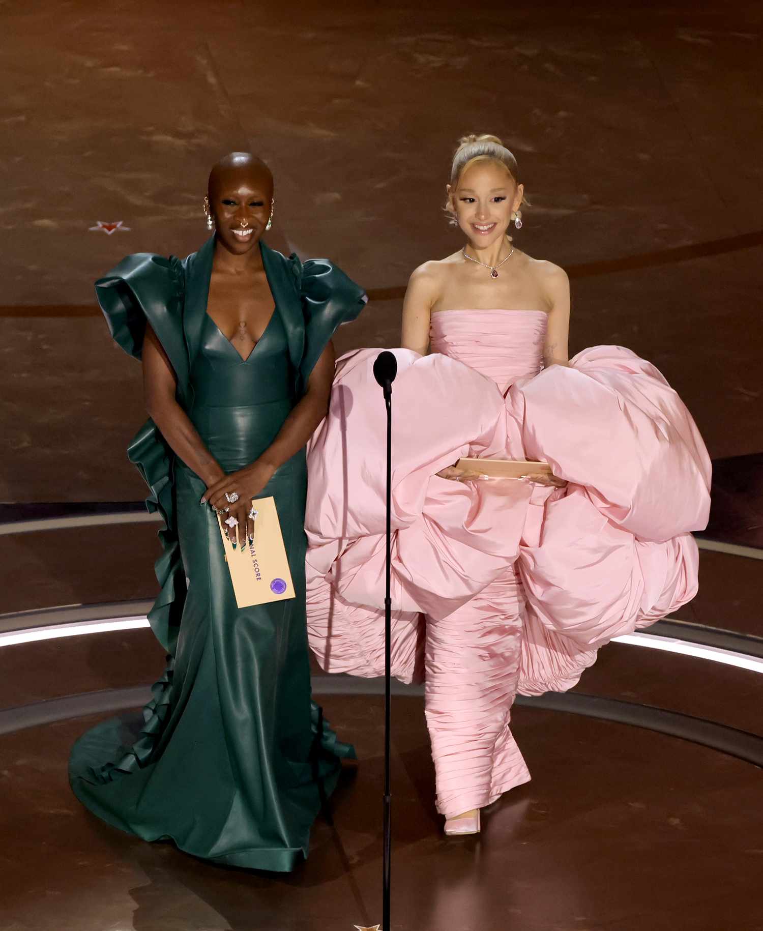 1500x1830 First Photo of Ariana Grande and Cynthia Erivo in 'Wicked'