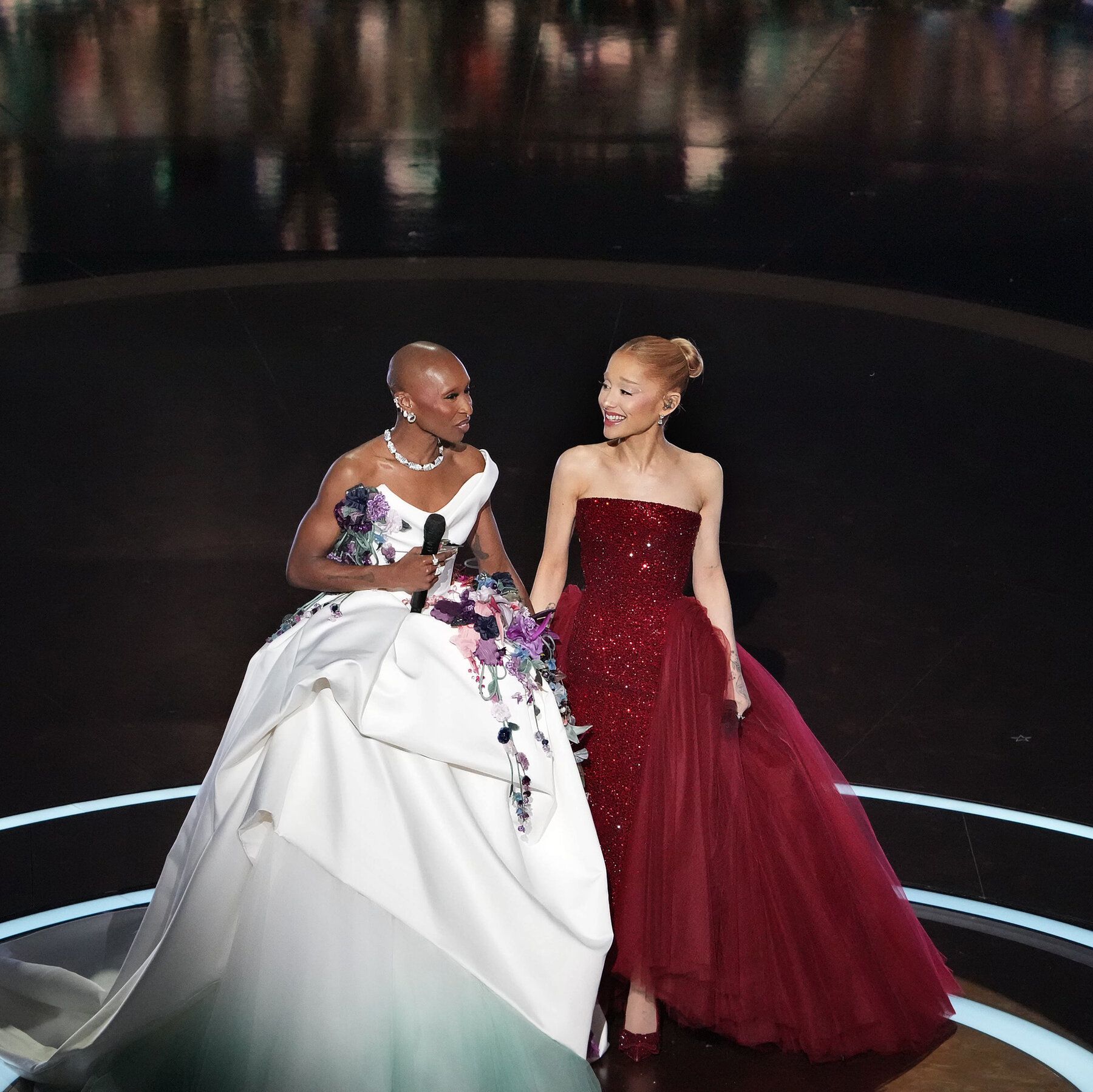 1800x1799 Cynthia Erivo and Ariana Grande Perform 'Defying Gravity'