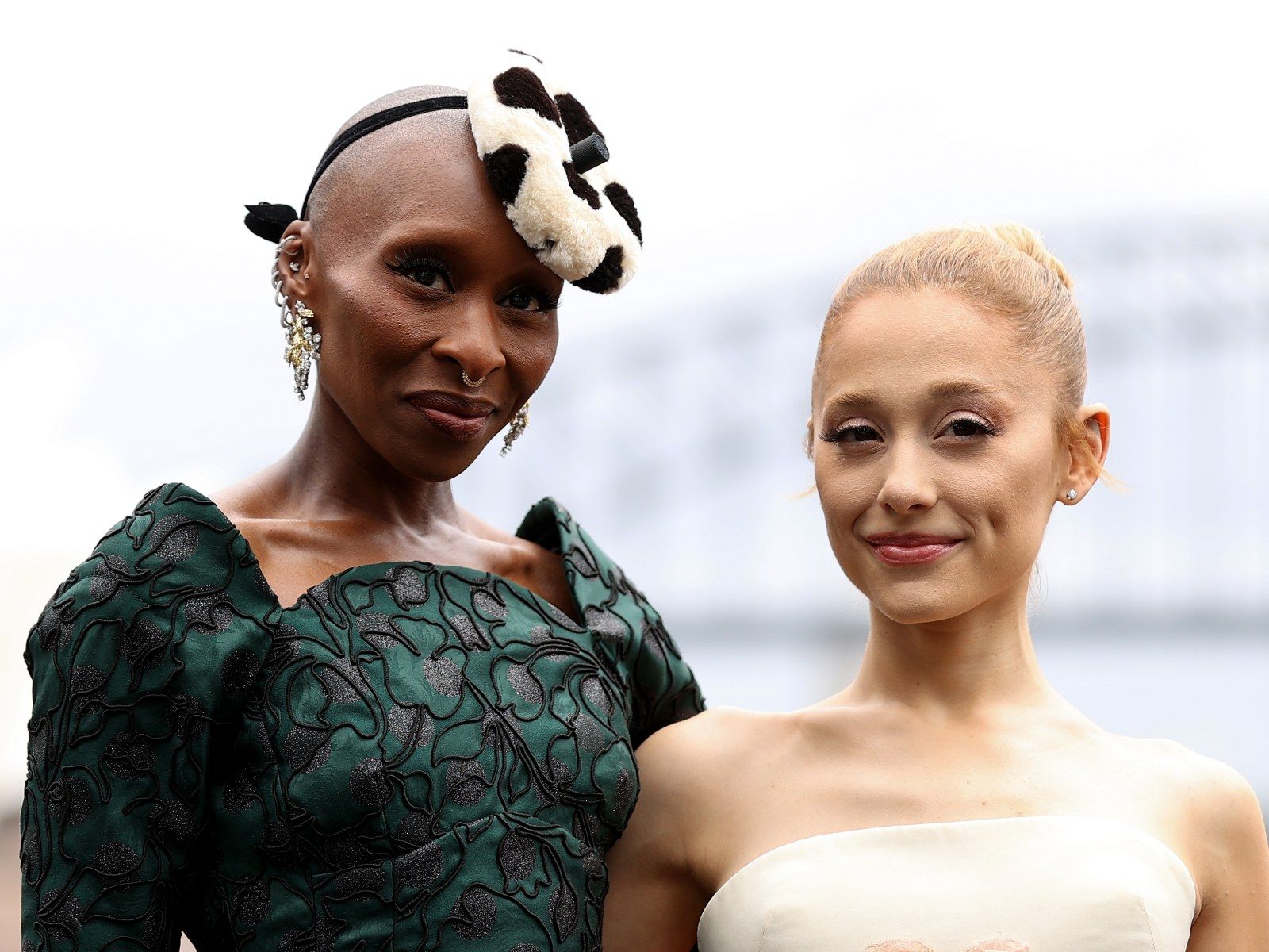 1600x1200 Ariana Grande, Cynthia Erivo Faced Serious Health Setbacks While Filming Crucial 'Wicked' Scenes
