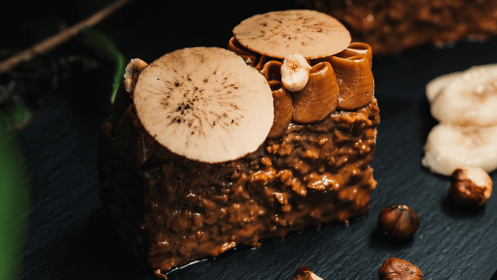 1600x900 E Shop. Pan Pacific Orchard. Golden Praline Banana Cake