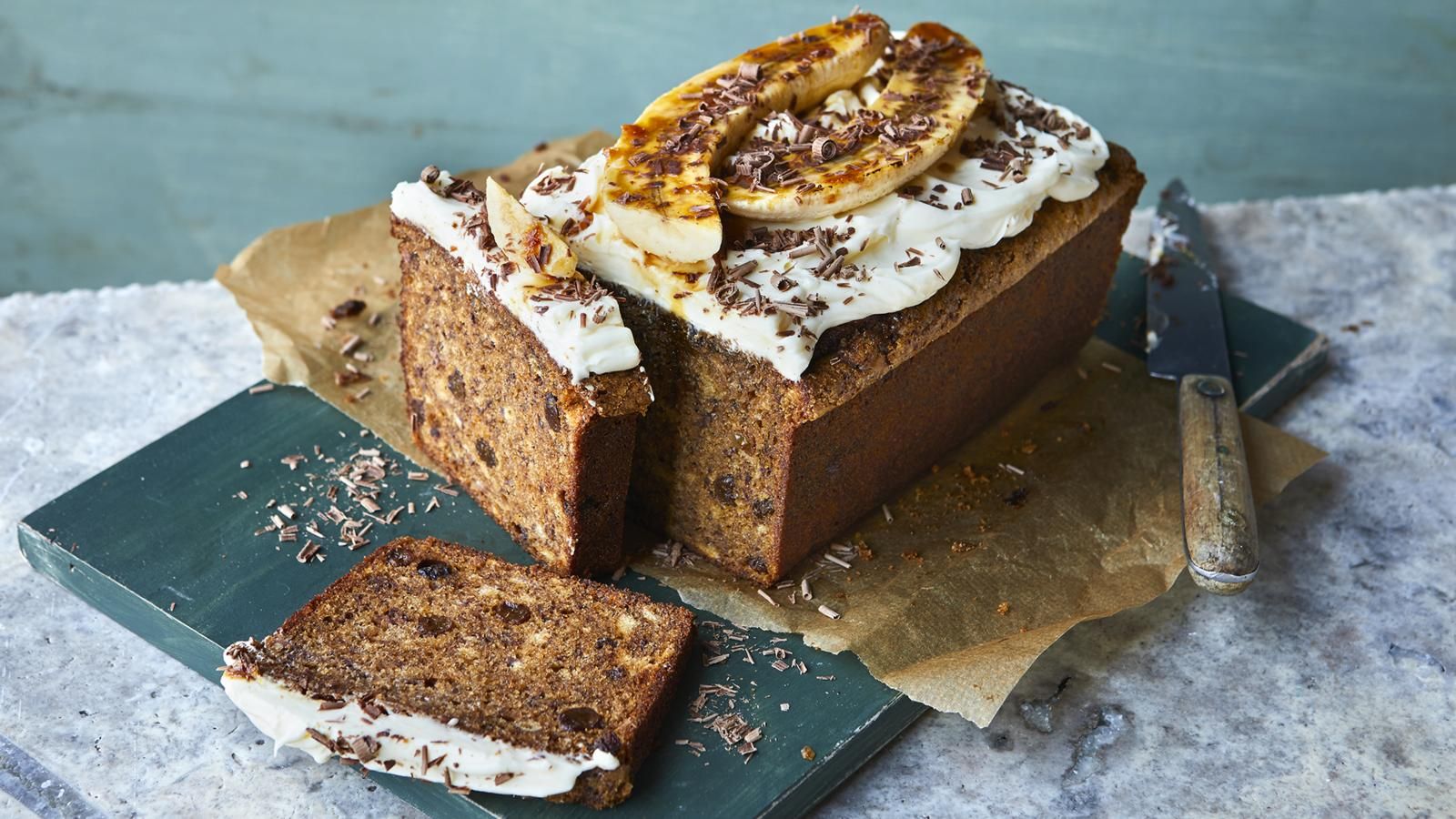 1600x900 Banana loaf with cream cheese icing