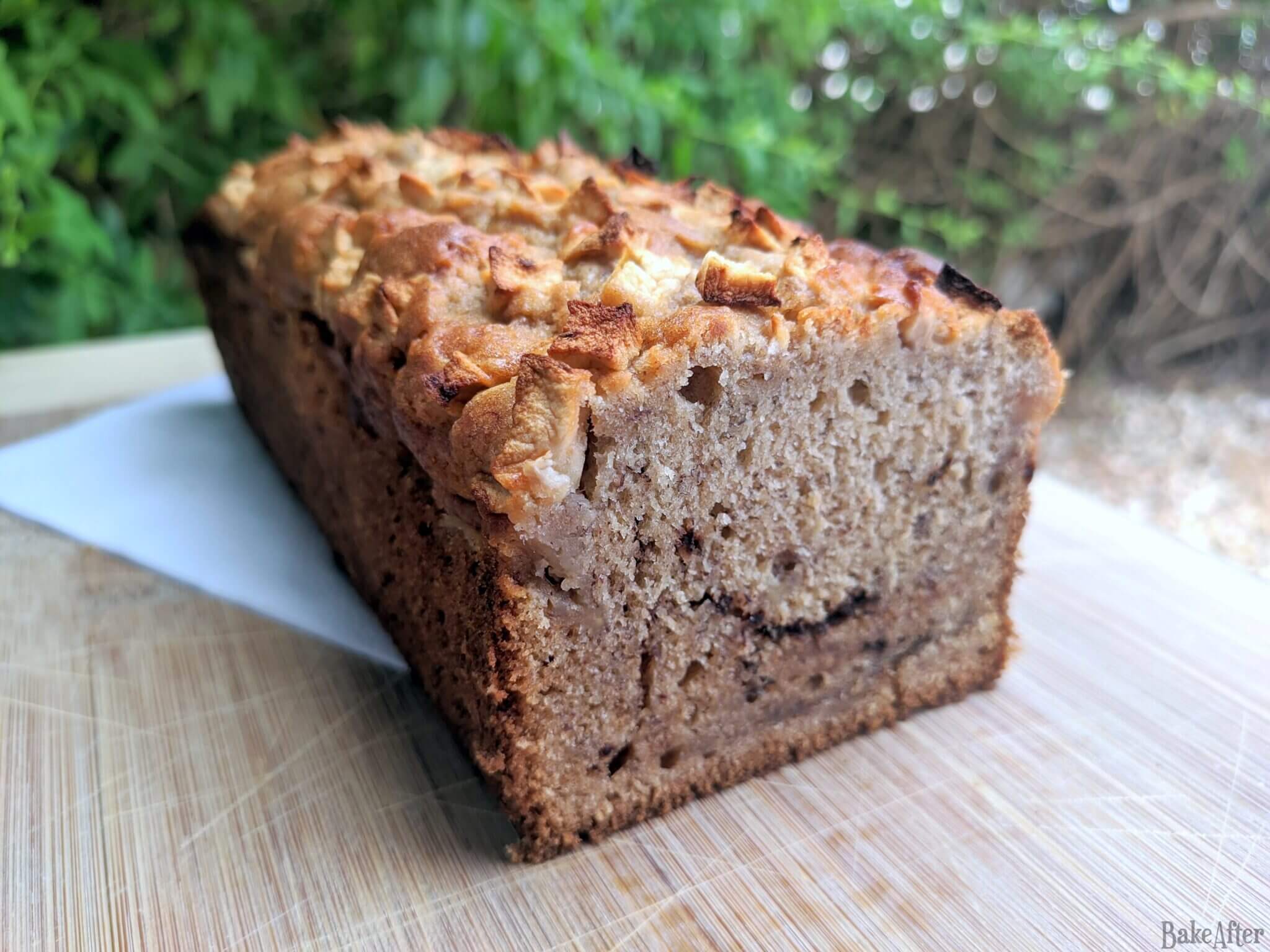 2048x1536 Rustic Chocolate Chip Banana Bread with Caramelised Apple Topping
