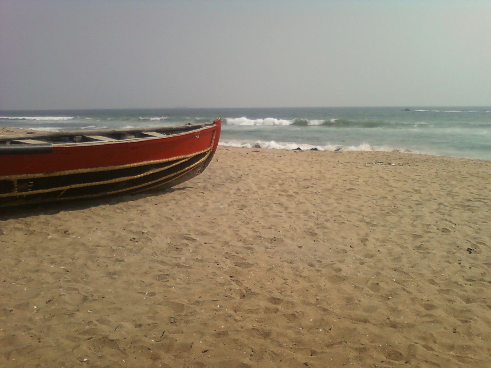 1600x1200 Boat at RK beach in