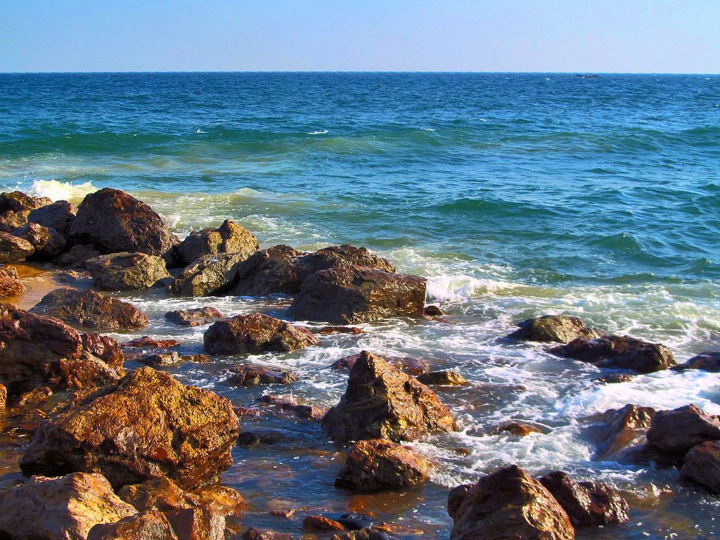 1024x768 Rocks and the sea beach!. The seascape of Vizag