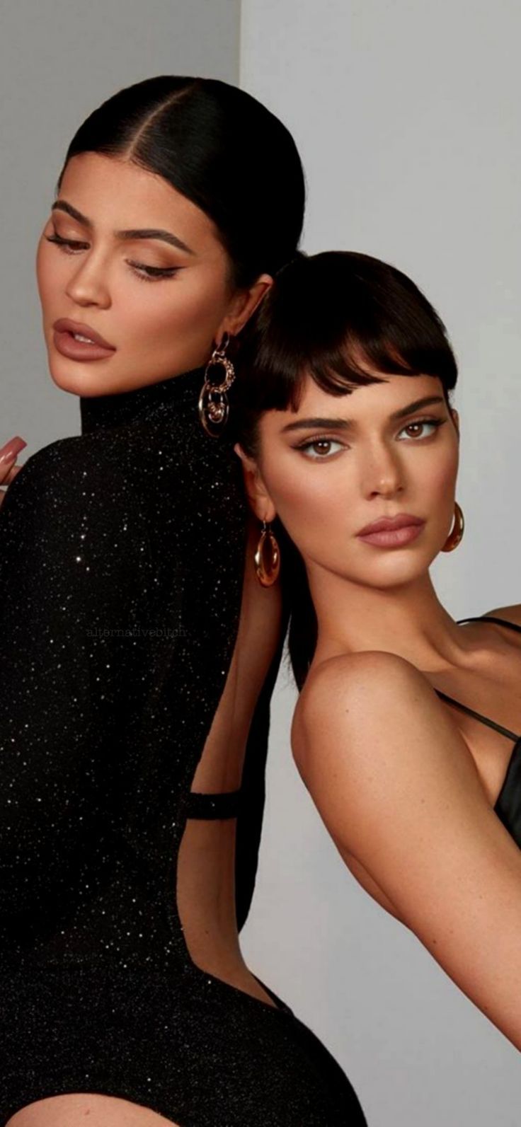 736x1593 Kendall x Kylie Wallpaper