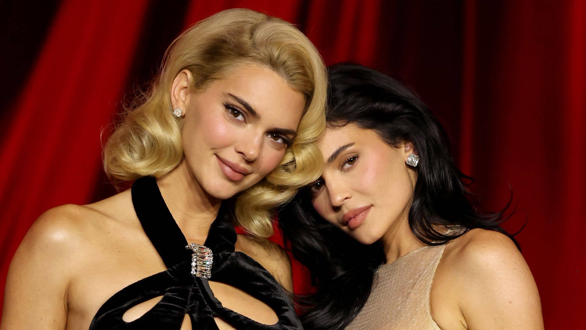 1920x1080 Kendall and Kylie Jenner are sister goals in matching revealing outfits