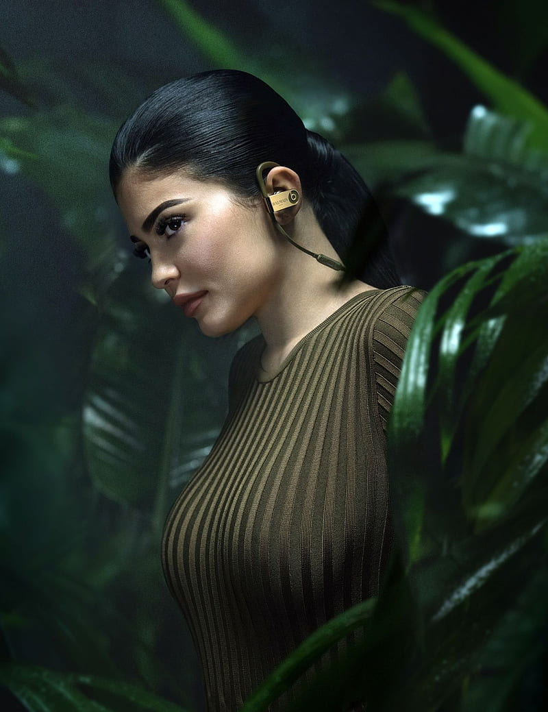 800x1039 Kylie Jenner, model, women, women outdoors, portrait, HD phone wallpaper