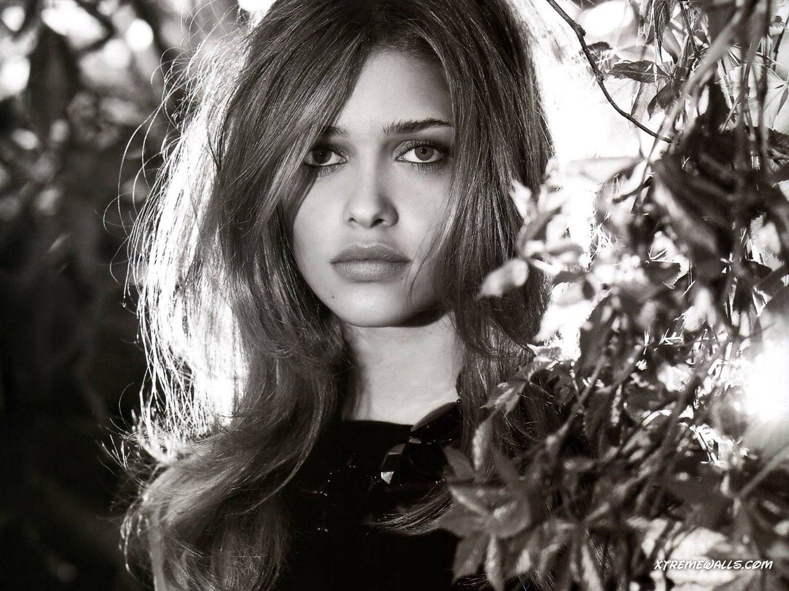 1600x1200 Ana Beatriz Barros Wallpaper Image Photo Picture Background