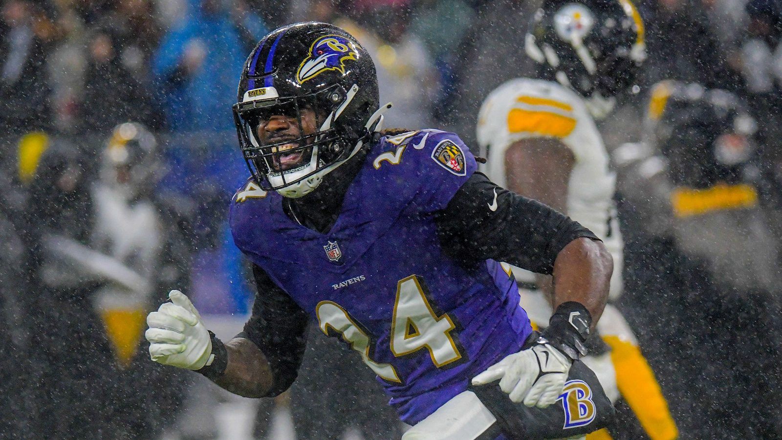 1600x900 Cowboys sign former Ravens pass rusher Jadeveon Clowney