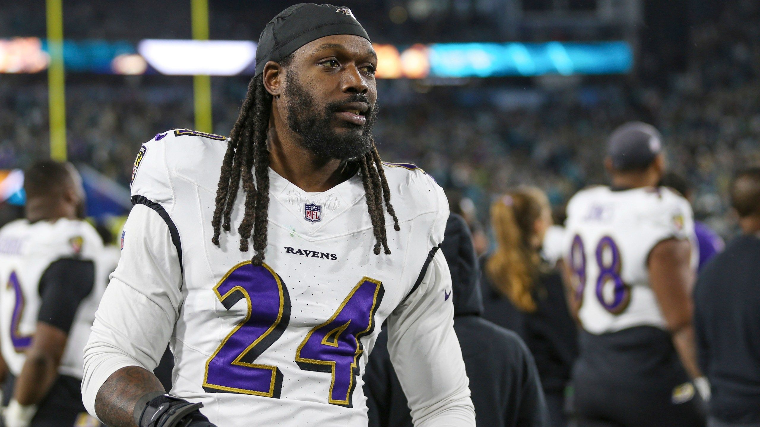2560x1440 Carolina Panthers agree to terms with Jadeveon Clowney to bolster pass rush. WCBD News 2