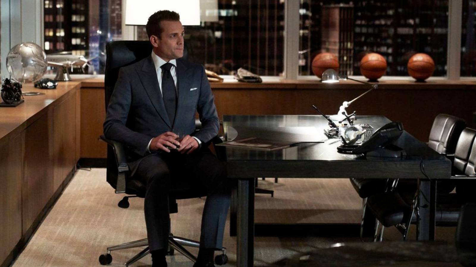 1600x900 They Were Friends: 'Suits LA' Creator Teases Harvey Specter's Imminent Arrival