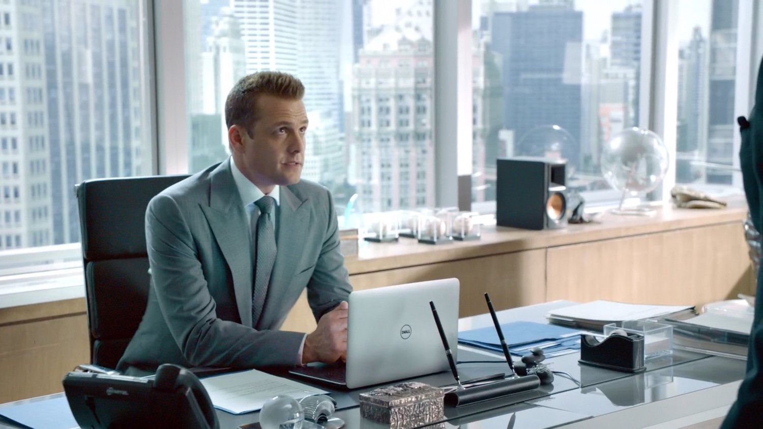 1500x845 A Virtual world born from the sets of Suits!