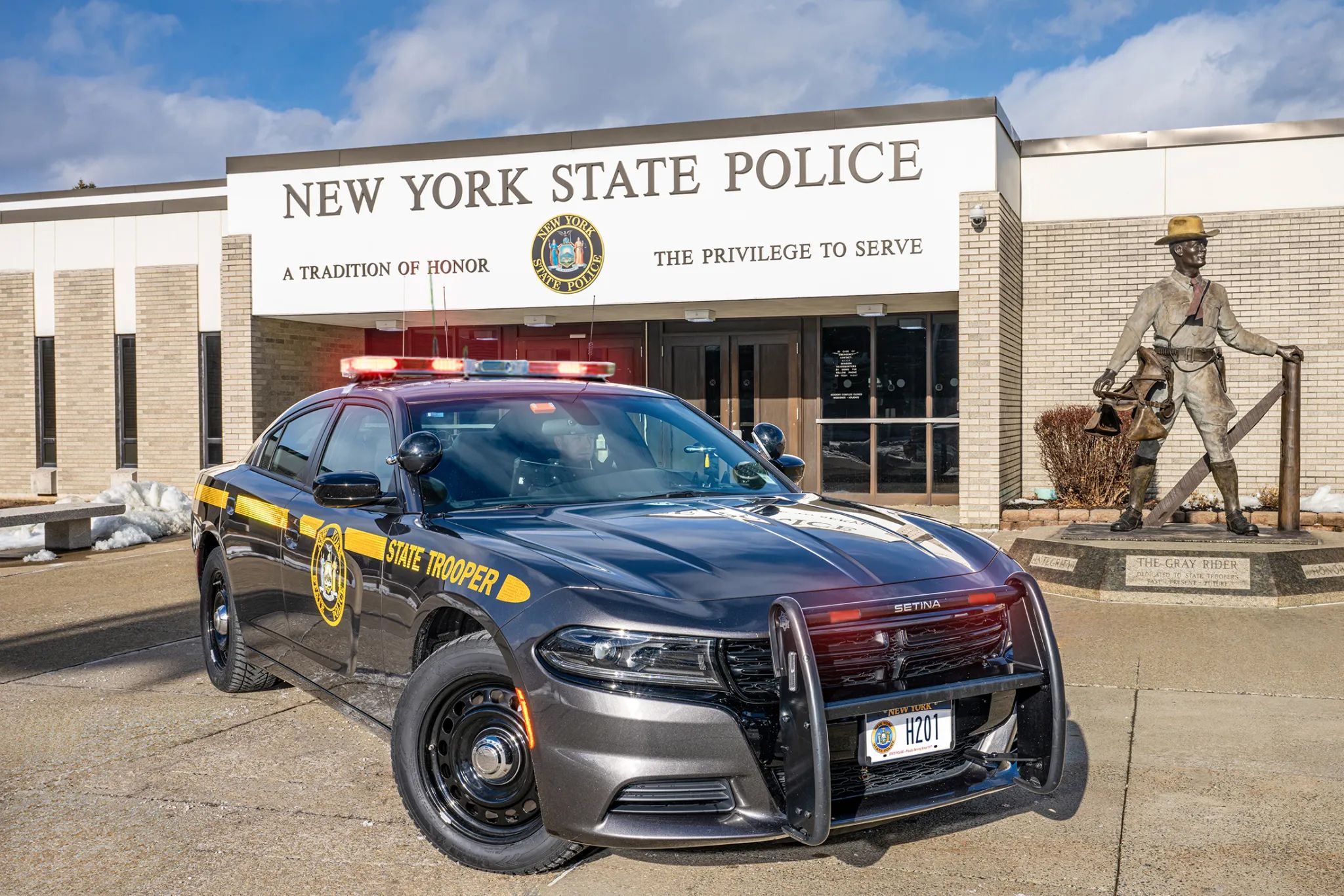 2048x1366 New York State Police changing color of troopers' patrol cars