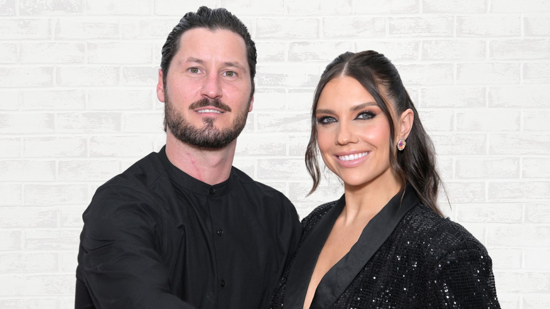 1920x1080 Val Chmerkovskiy & Jenna Johnson