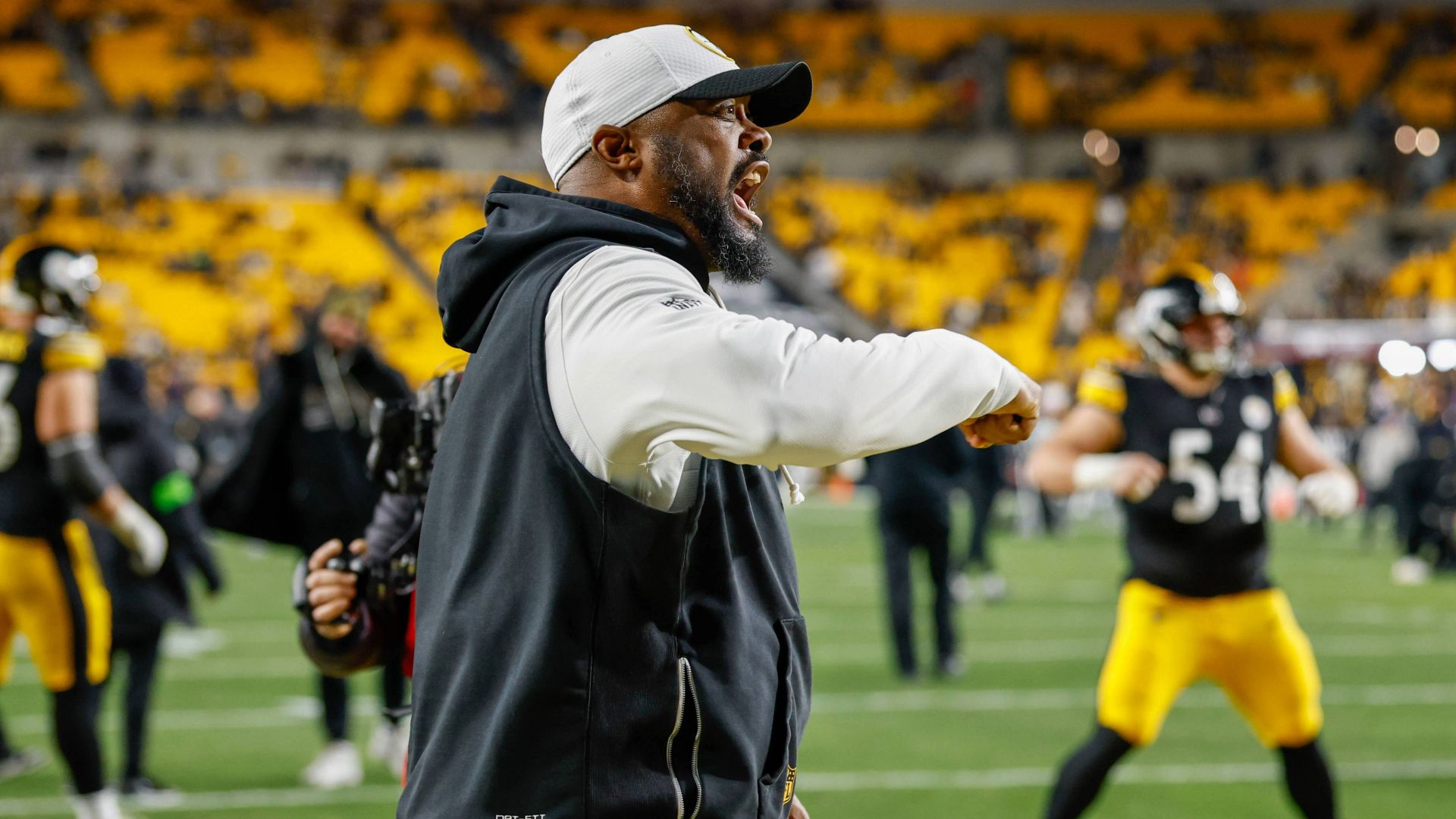 1920x1080 Mike Tomlin Swaps Steelers Sideline for NBC's 'Football Night in America'