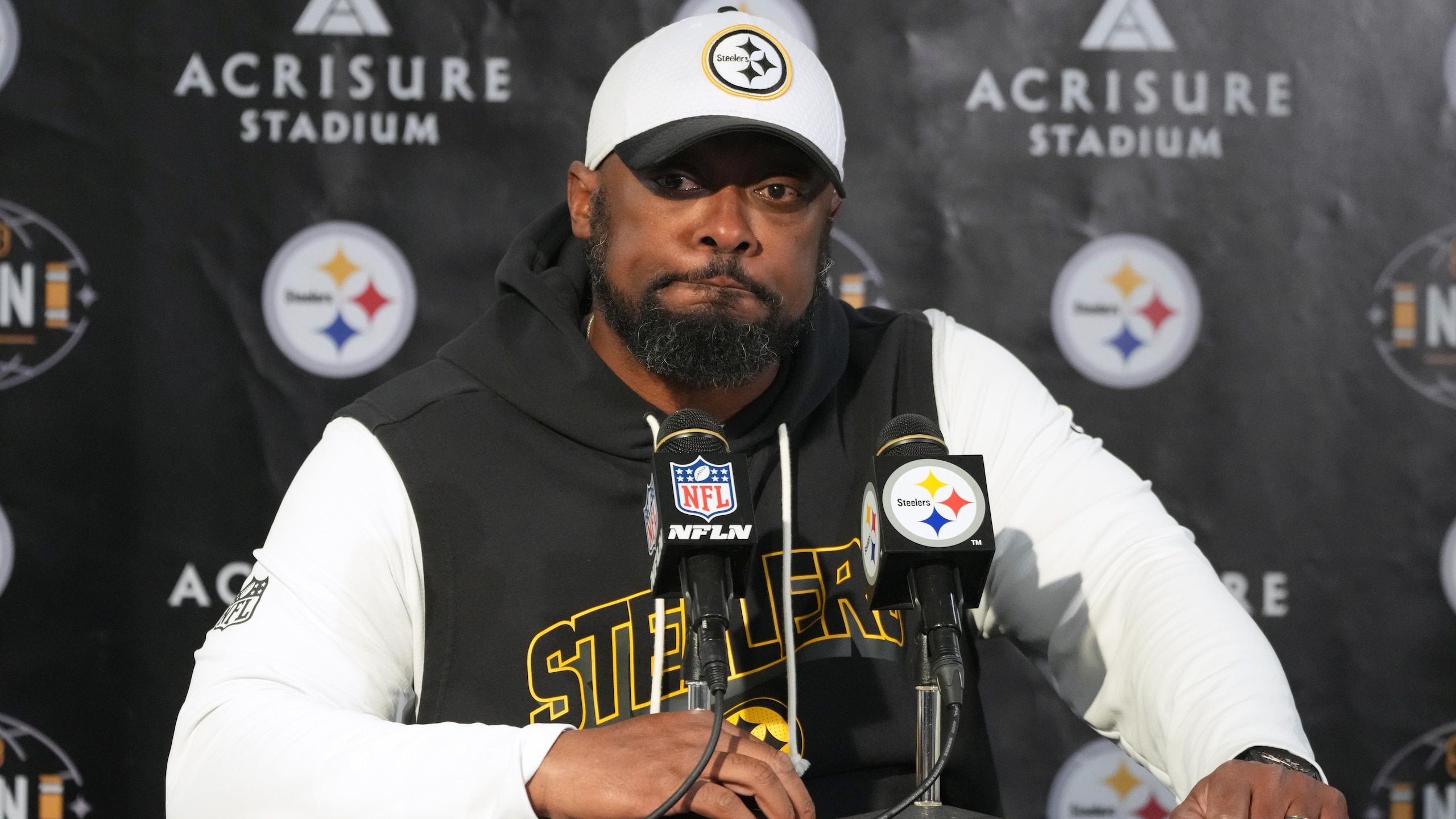 2560x1440 Mike Tomlin Reacts to Steelers Fans' 'Fire Tomlin' Chants During Bills Blowout Loss