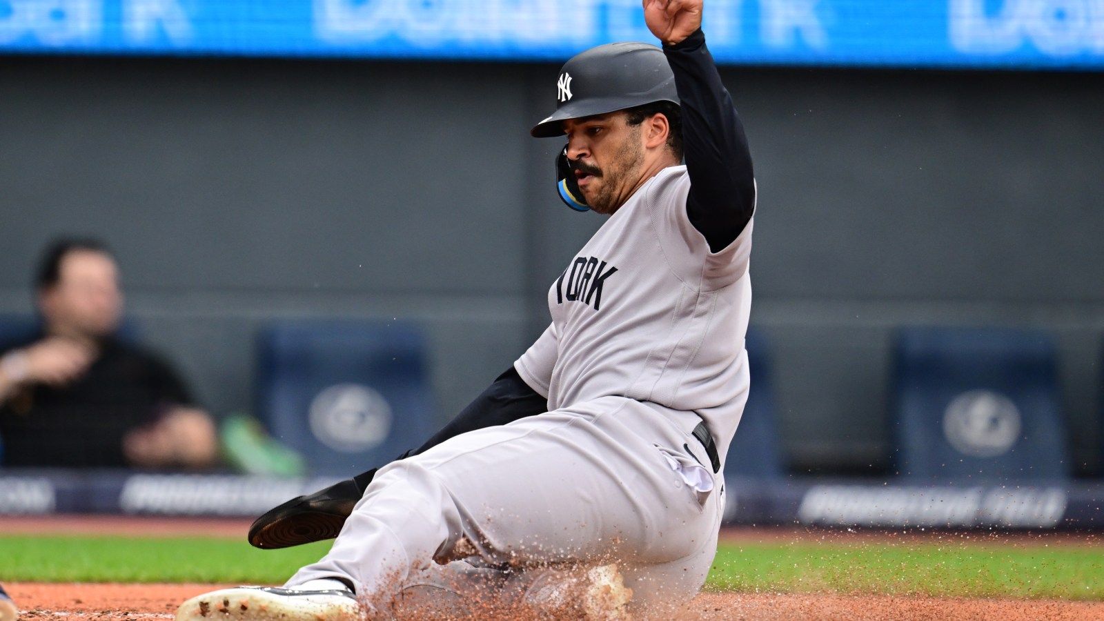 1600x900 Yankees' Trent Grisham exits game vs. Blue Jays with hamstring tightness