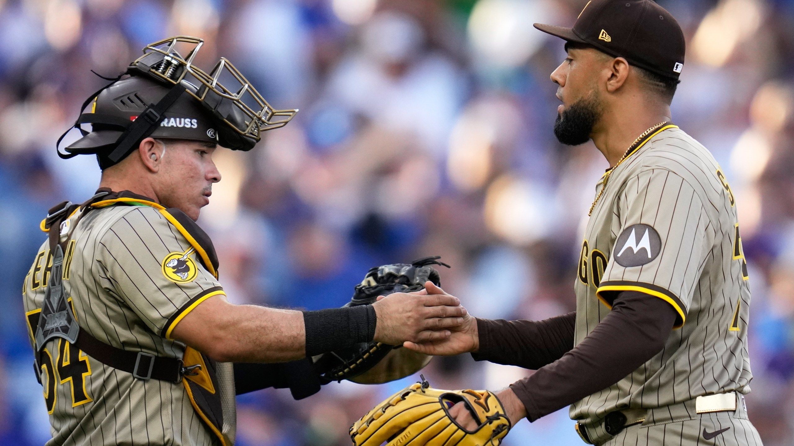 2560x1440 Mason Miller reaches 104.5 mph as San Diego's bullpen shuts down the Cubs in Game 2 victory