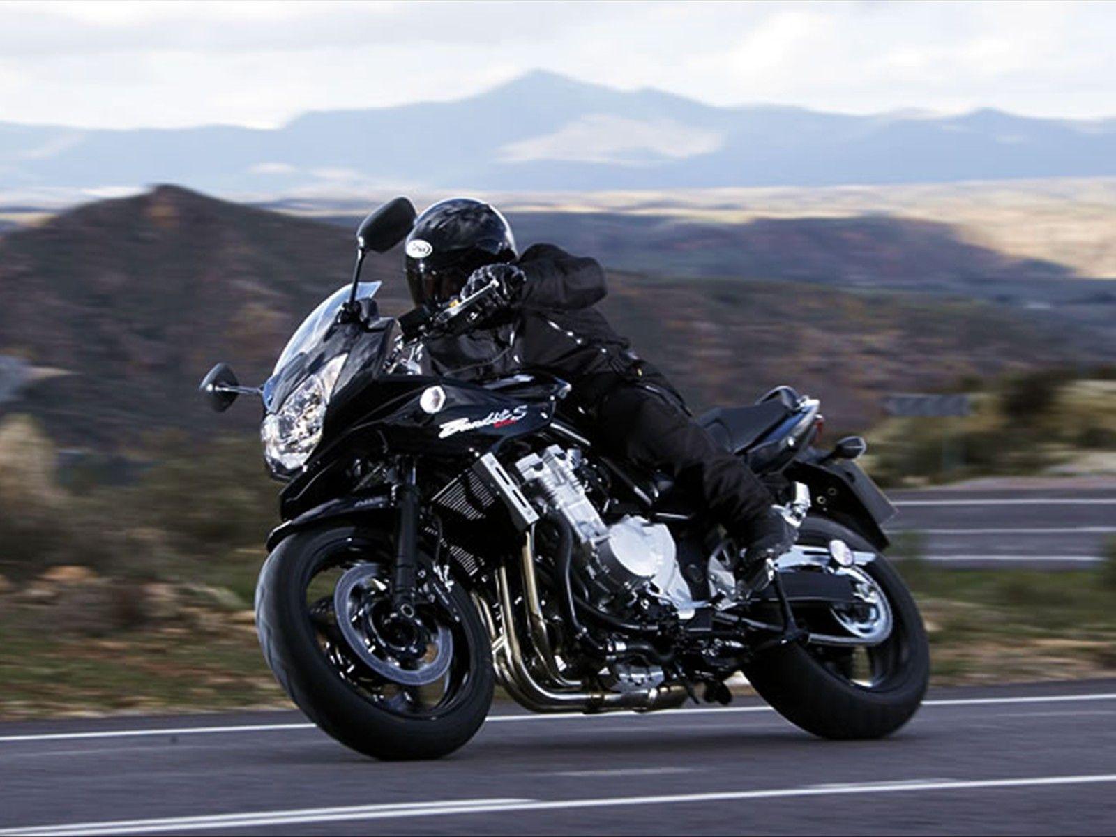 1600x1200 Beautiful bike Suzuki GSF 1250 S wallpaper and image, picture, photo