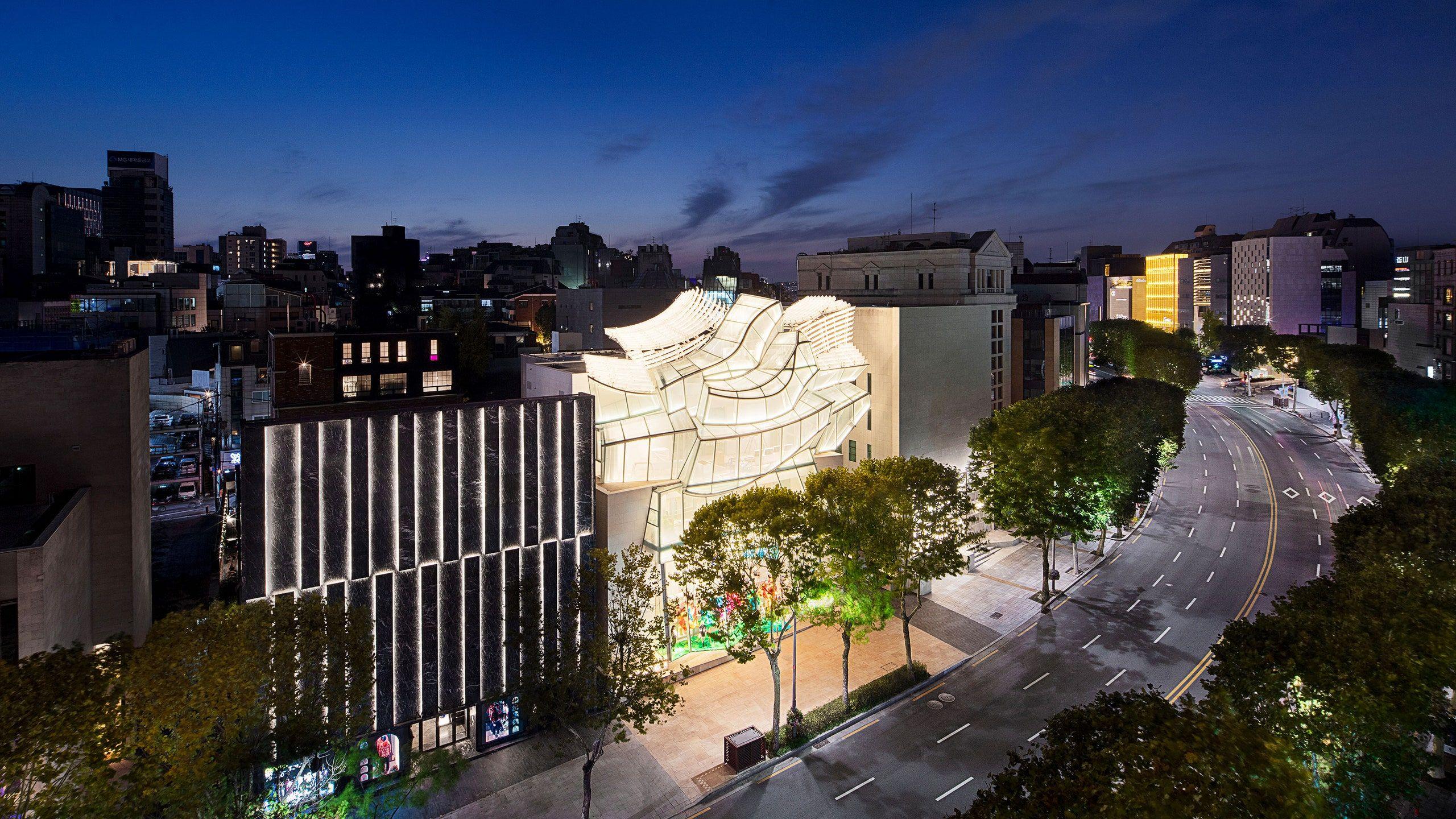 2560x1440 Architect Frank Gehry Designs a Sculptural Flagship for Louis Vuitton in Seoul