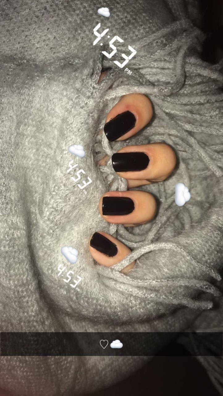 722x1278 black nails